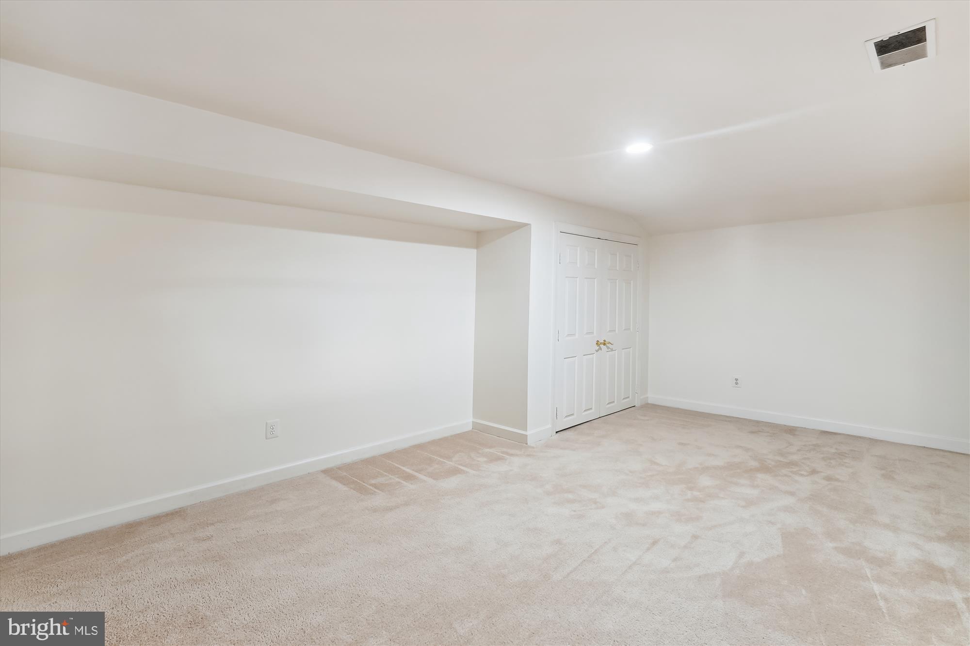 CASCADES - Residential Lease