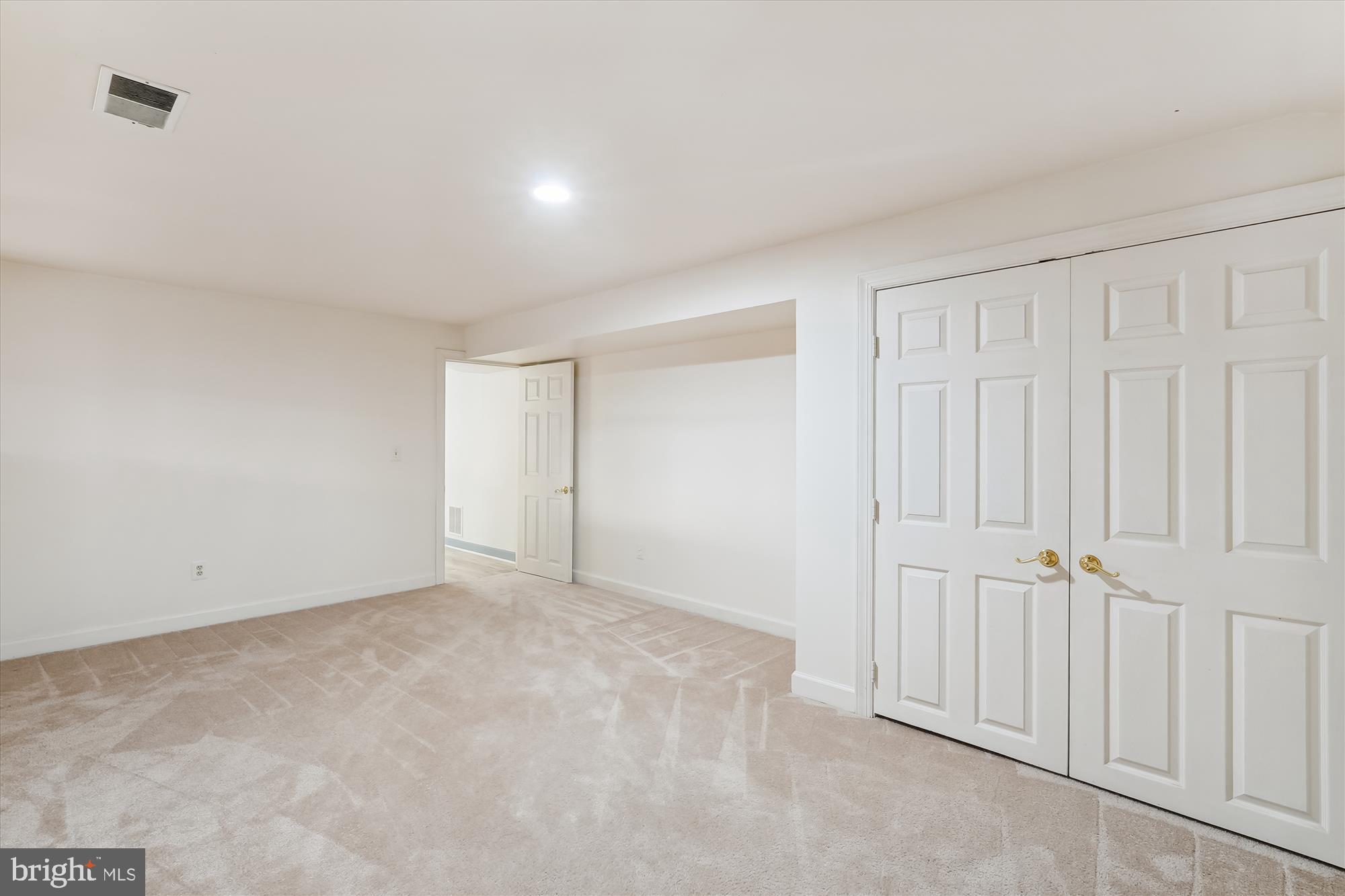 CASCADES - Residential Lease