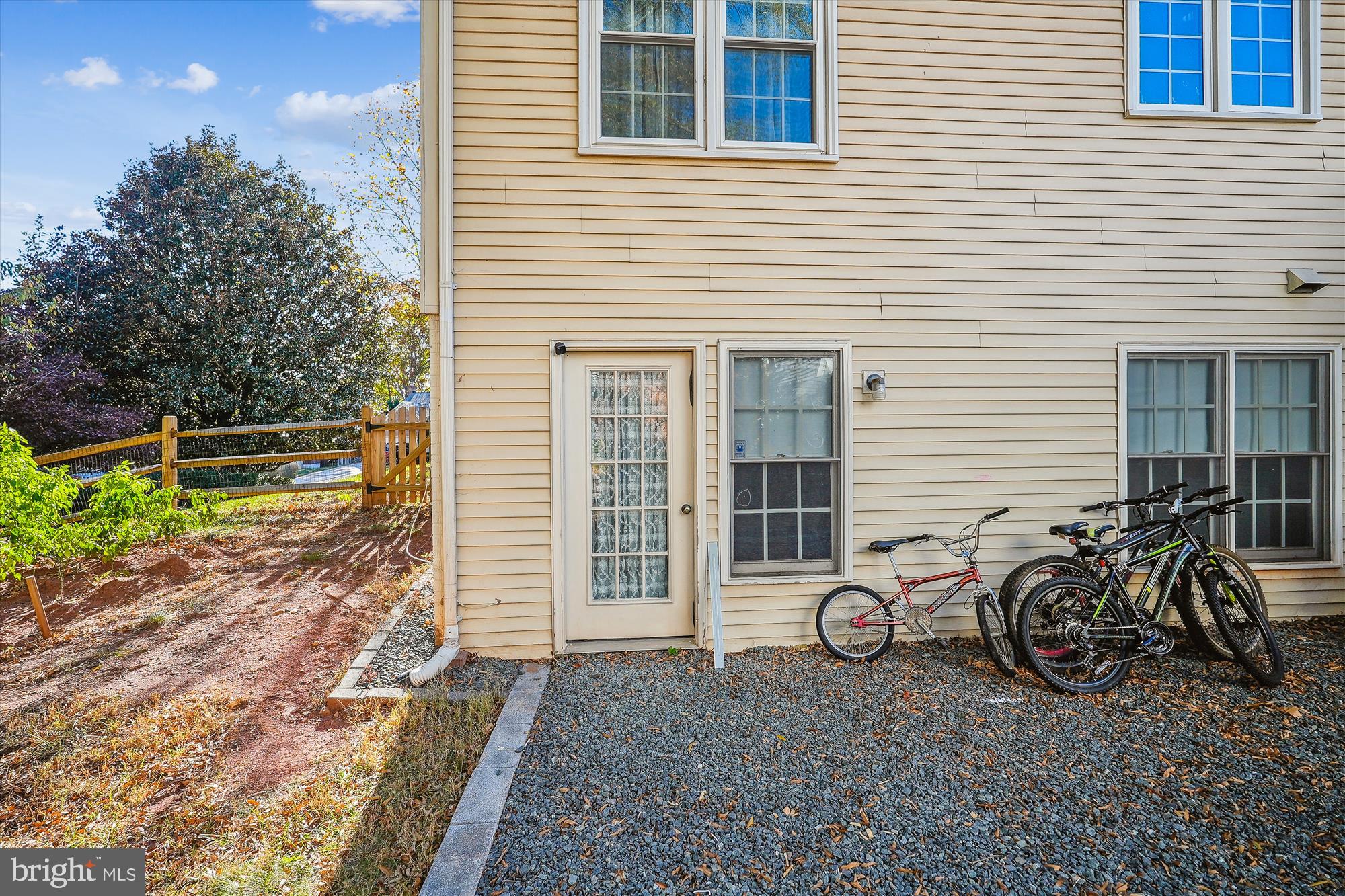 CASCADES - Residential Lease