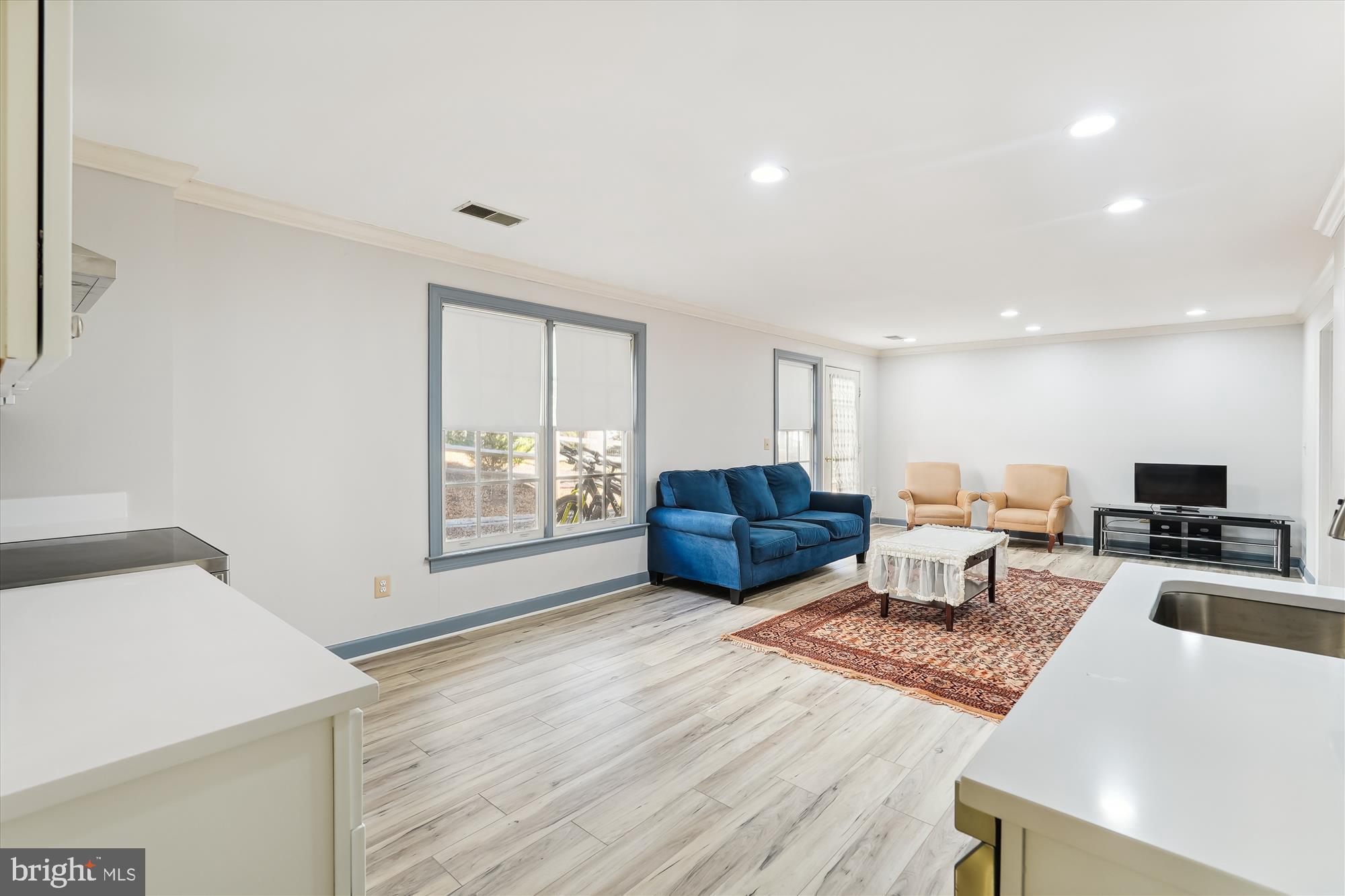 CASCADES - Residential Lease