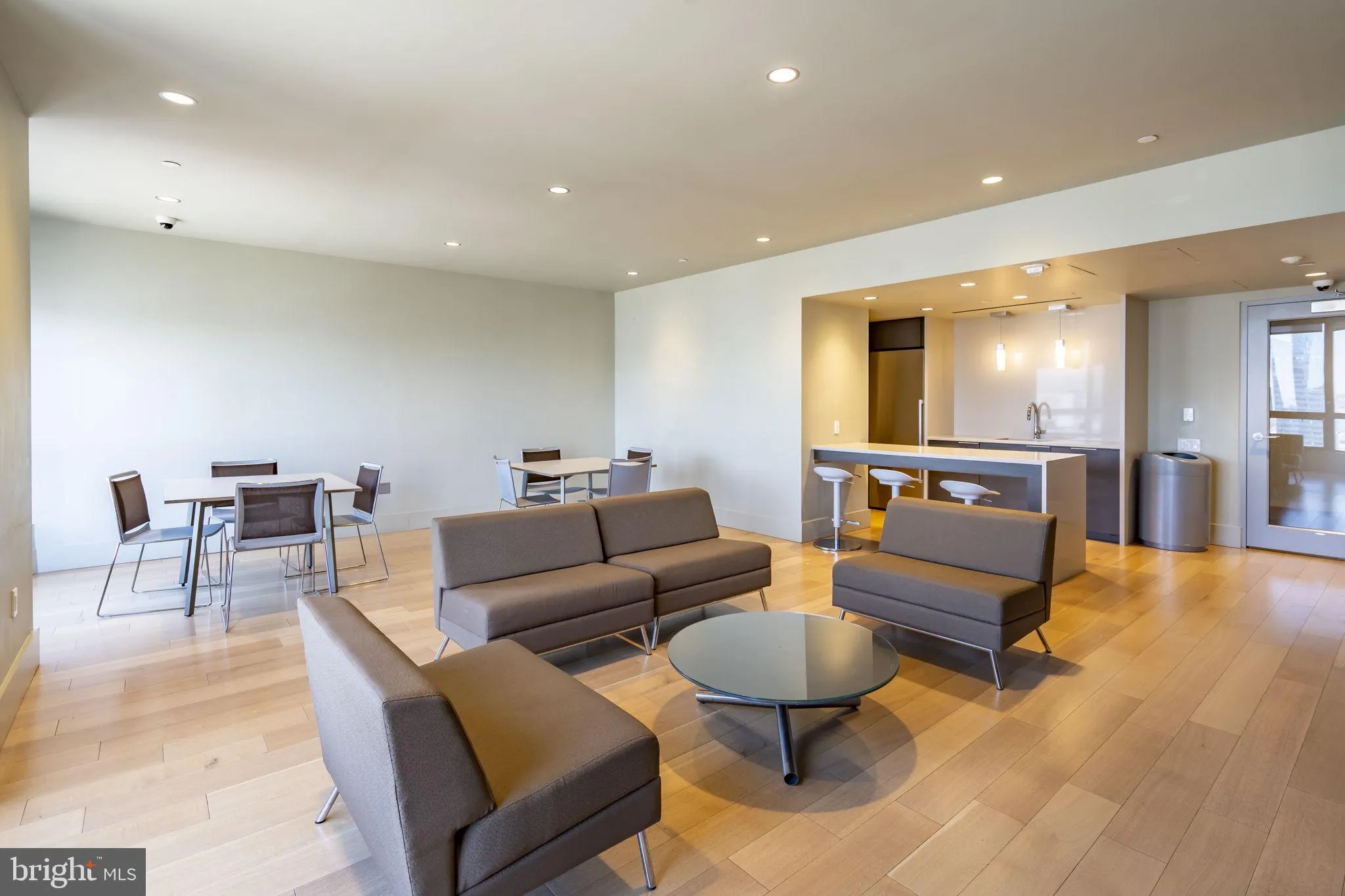 Philadelphia, Pennsylvania 19103, United States, 3 Bedrooms Bedrooms, ,3 BathroomsBathrooms,Residential,Active,181642