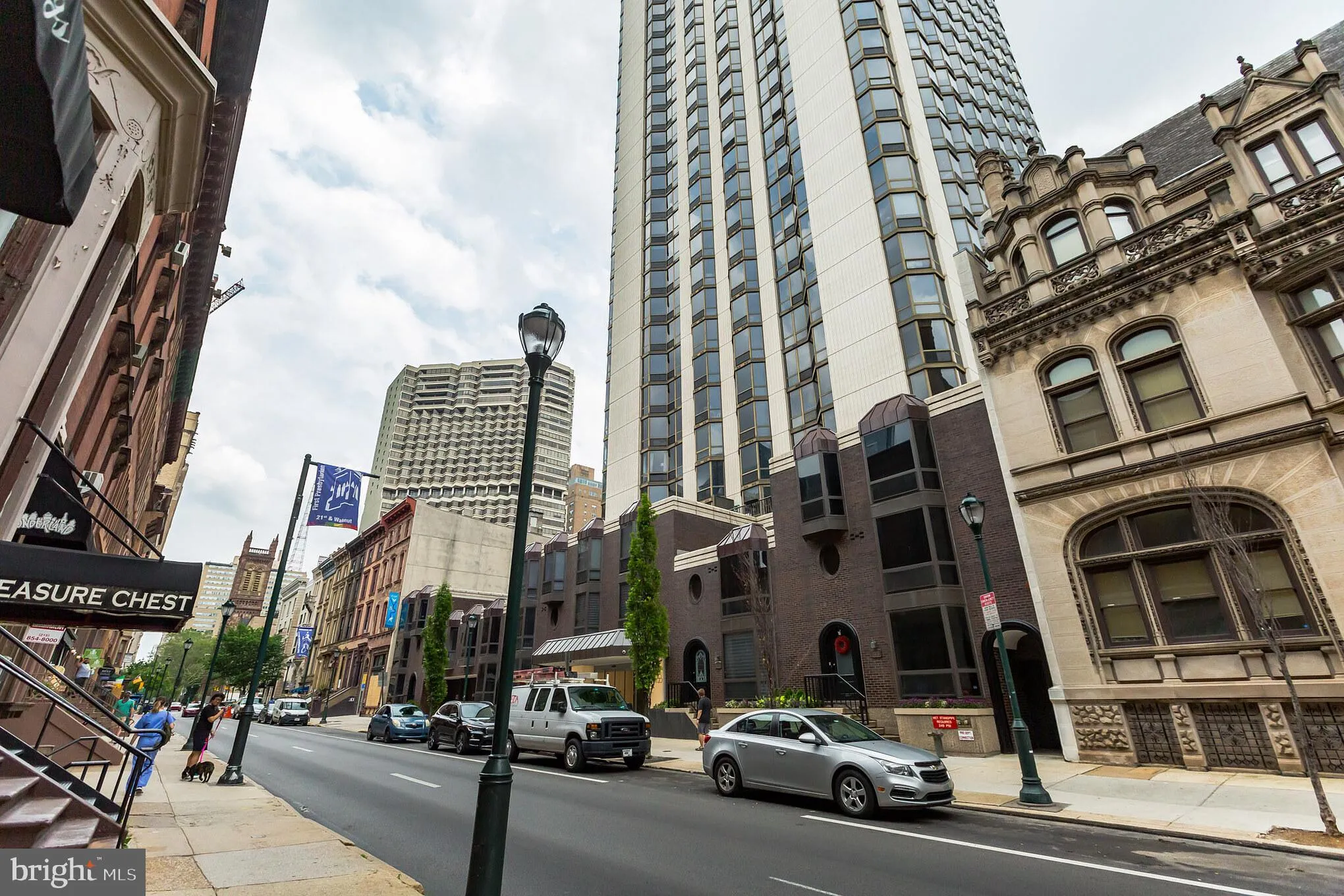 Philadelphia, Pennsylvania 19103, United States, 3 Bedrooms Bedrooms, ,3 BathroomsBathrooms,Residential,Active,181642