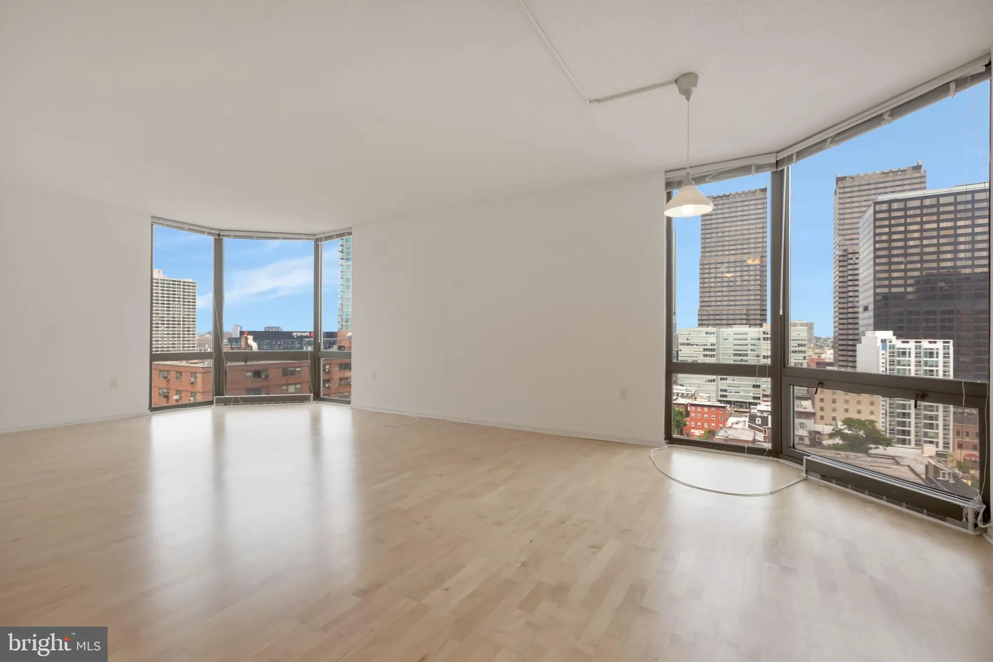 Philadelphia, Pennsylvania 19103, United States, 3 Bedrooms Bedrooms, ,3 BathroomsBathrooms,Residential,Active,181642