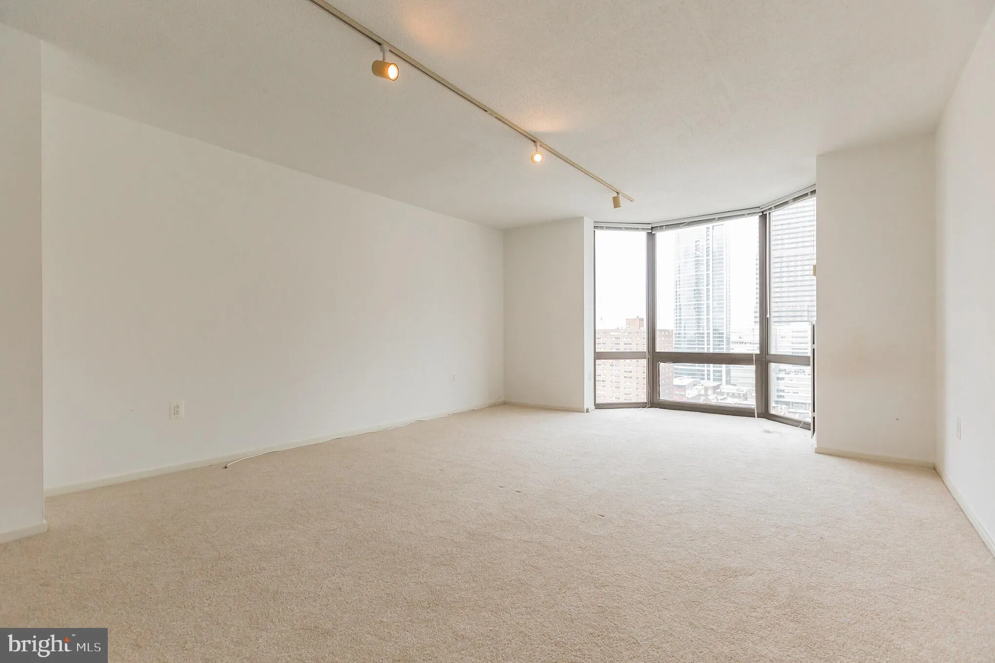 Philadelphia, Pennsylvania 19103, United States, 3 Bedrooms Bedrooms, ,3 BathroomsBathrooms,Residential,Active,181642