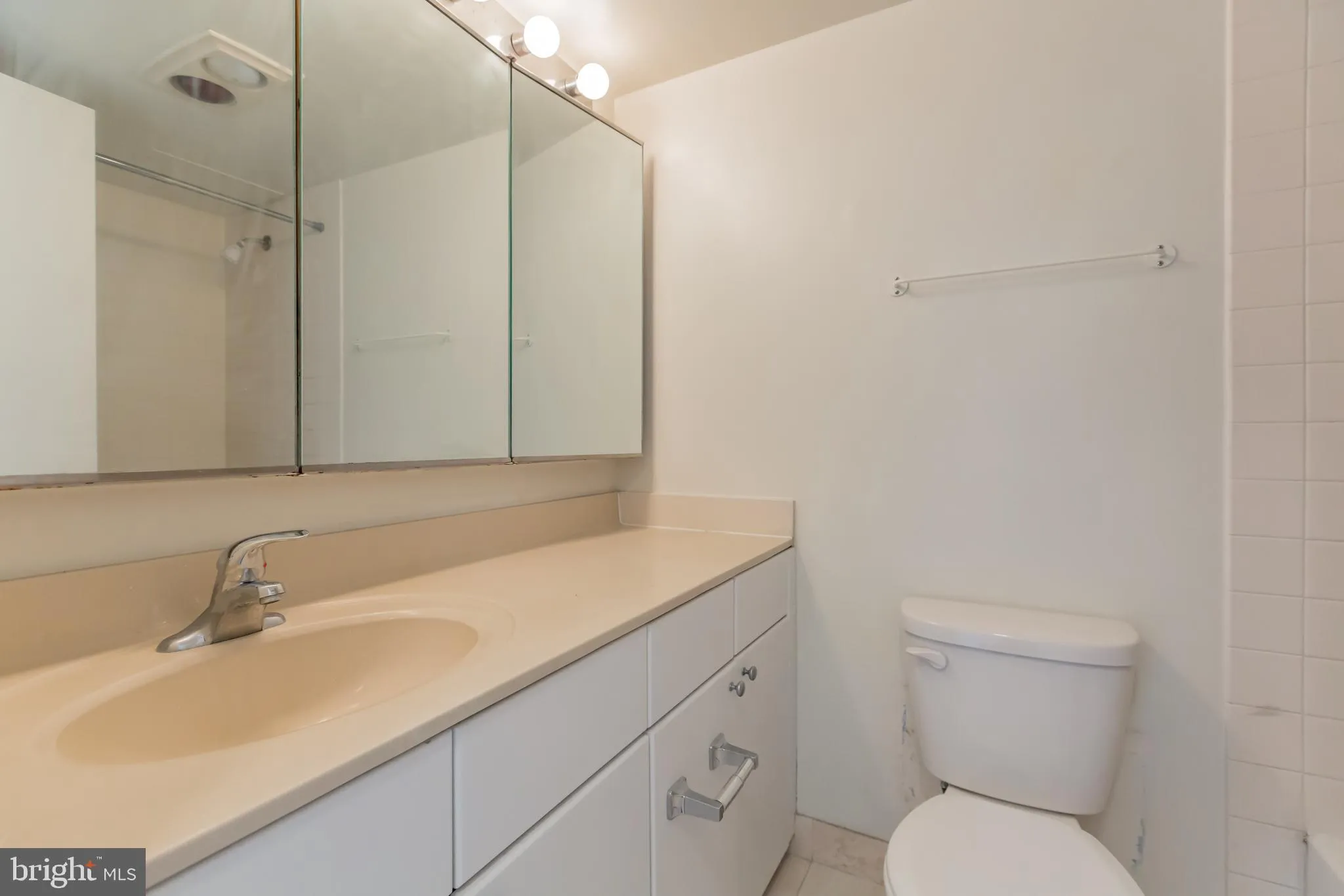 Philadelphia, Pennsylvania 19103, United States, 3 Bedrooms Bedrooms, ,3 BathroomsBathrooms,Residential,Active,181642