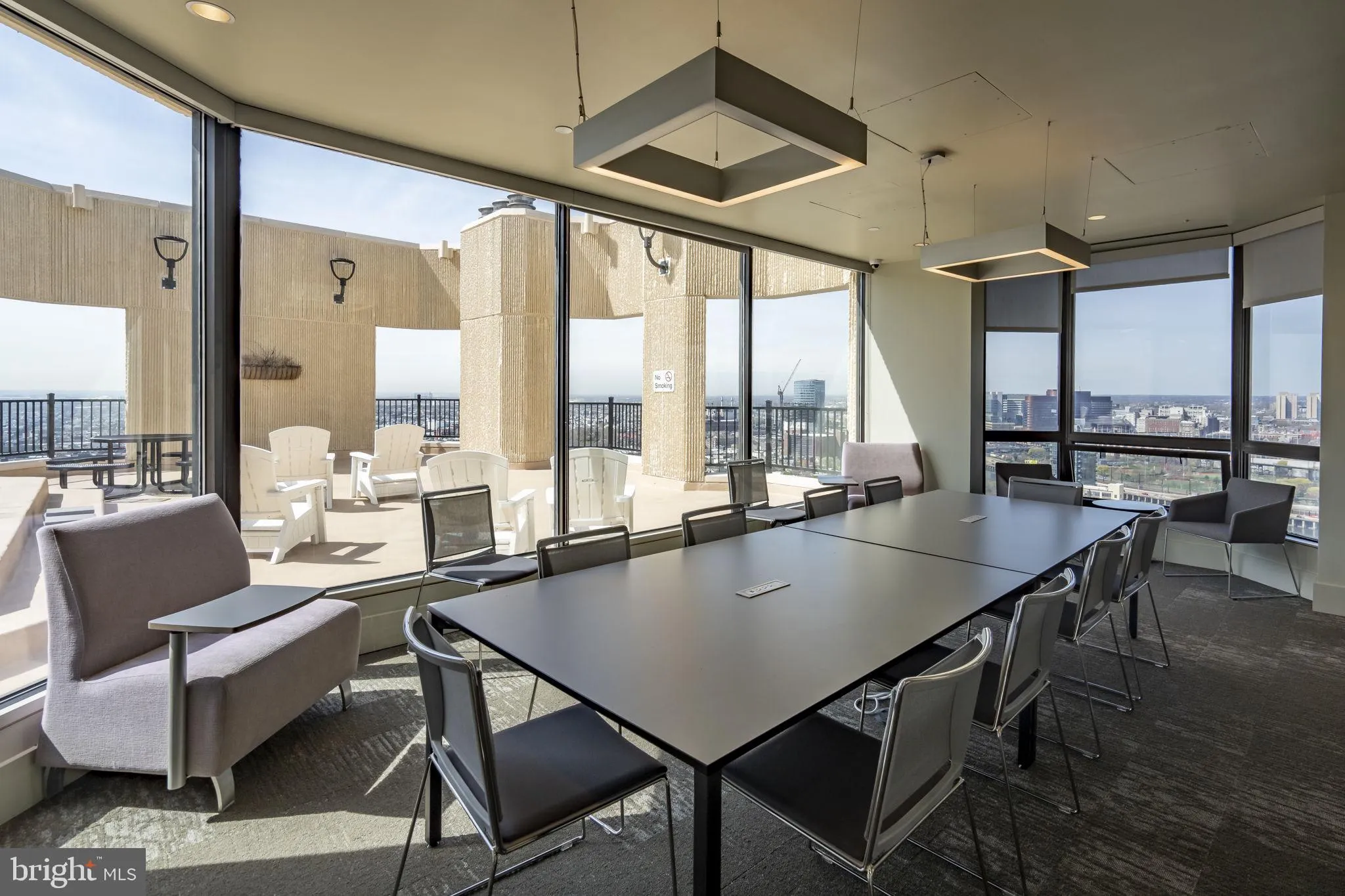 Philadelphia, Pennsylvania 19103, United States, 3 Bedrooms Bedrooms, ,3 BathroomsBathrooms,Residential,Active,181642