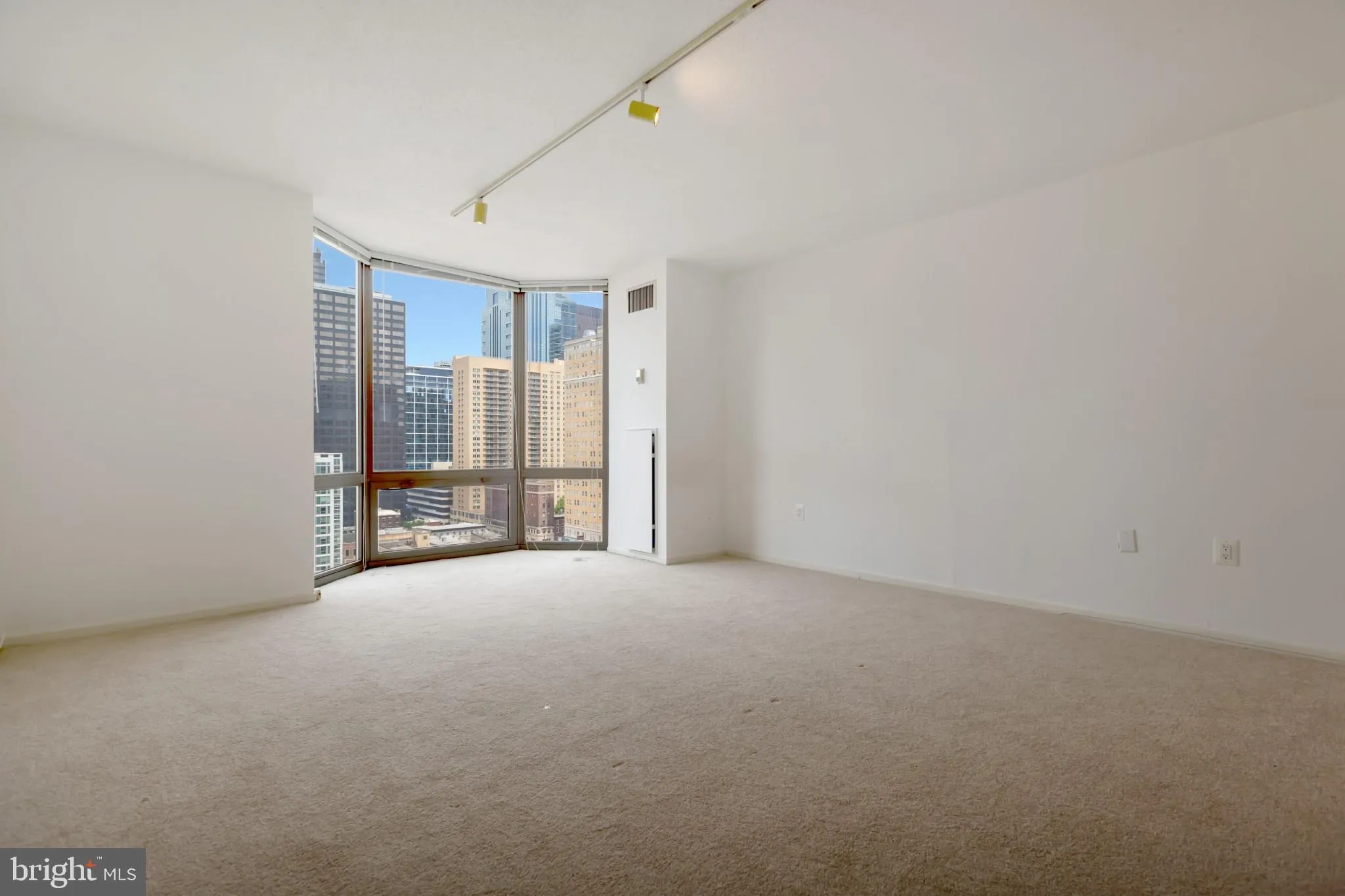 Philadelphia, Pennsylvania 19103, United States, 3 Bedrooms Bedrooms, ,3 BathroomsBathrooms,Residential,Active,181642