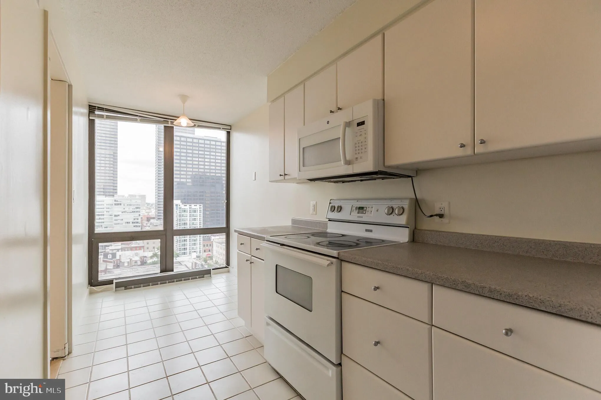 Philadelphia, Pennsylvania 19103, United States, 3 Bedrooms Bedrooms, ,3 BathroomsBathrooms,Residential,Active,181642