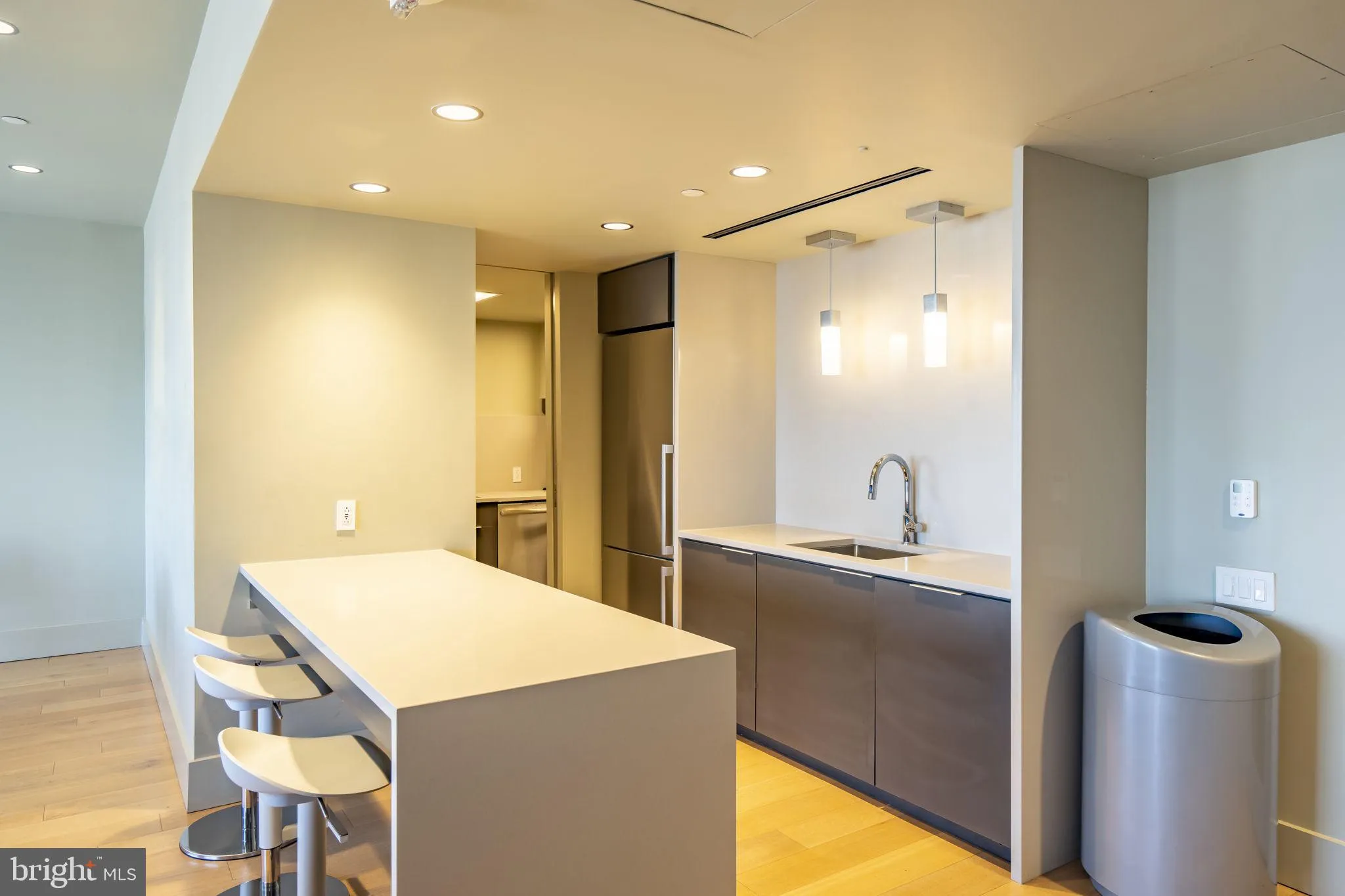 Philadelphia, Pennsylvania 19103, United States, 3 Bedrooms Bedrooms, ,3 BathroomsBathrooms,Residential,Active,181642