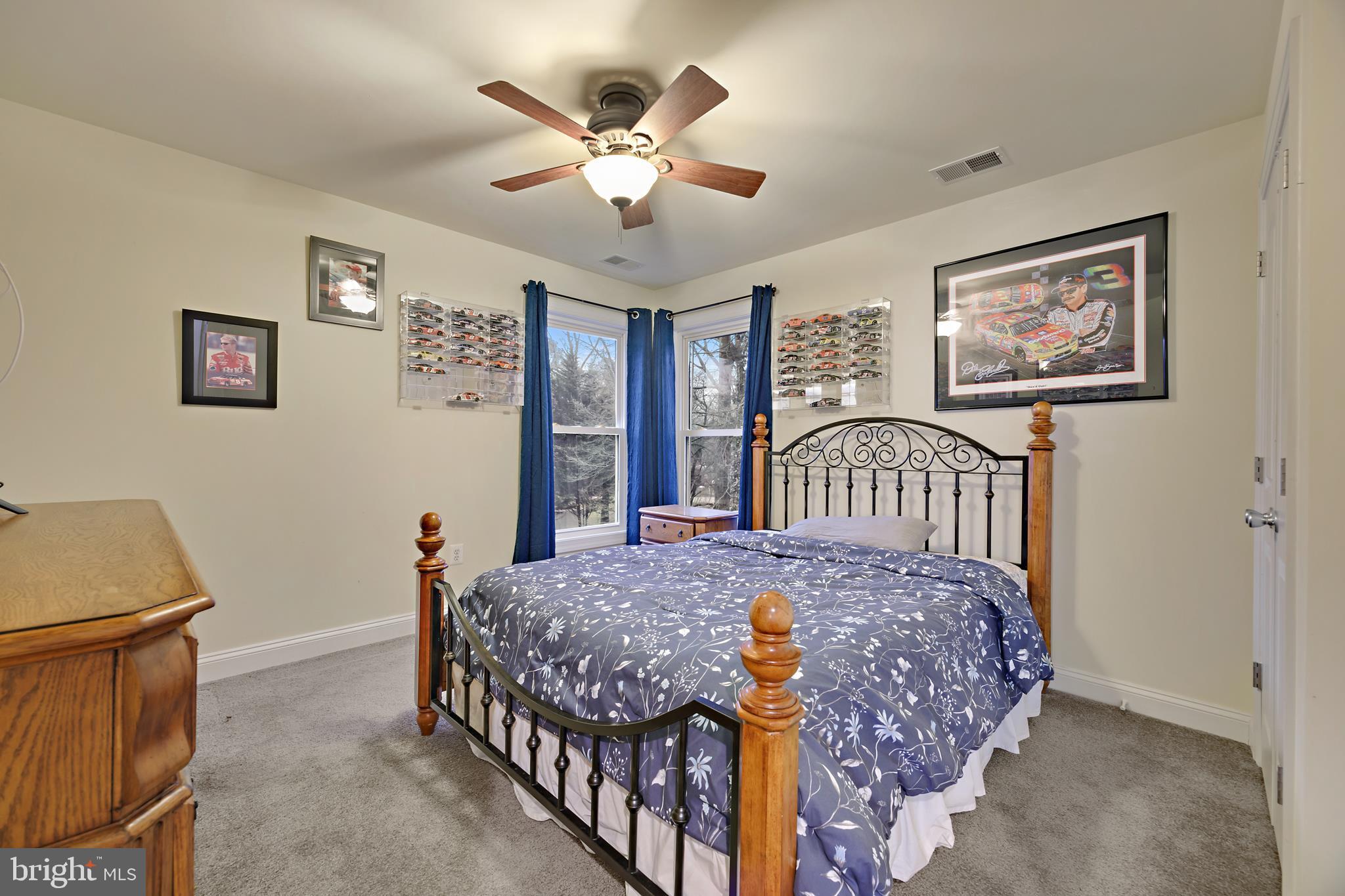 PASADENA MANOR - Residential