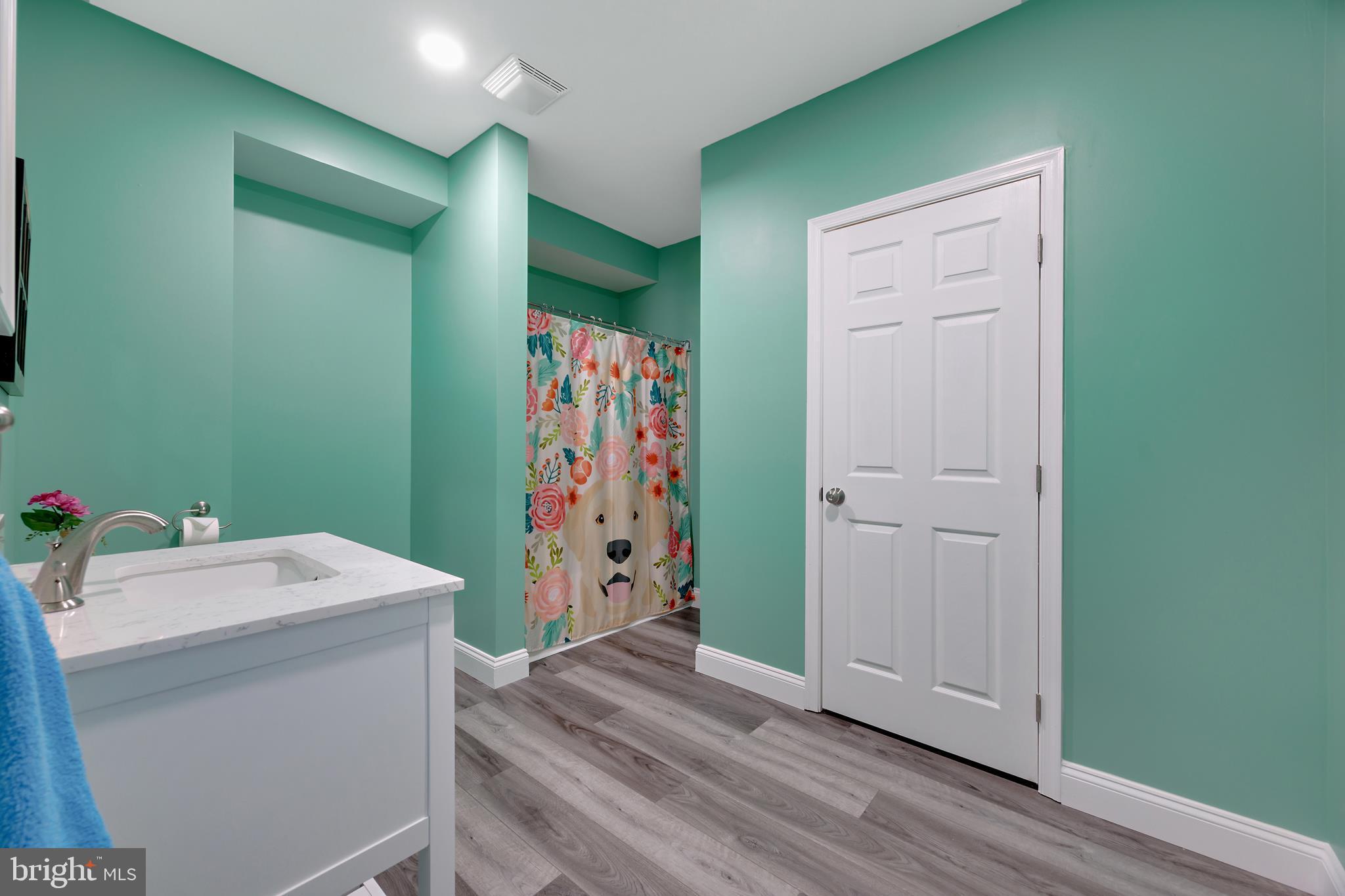 PASADENA MANOR - Residential