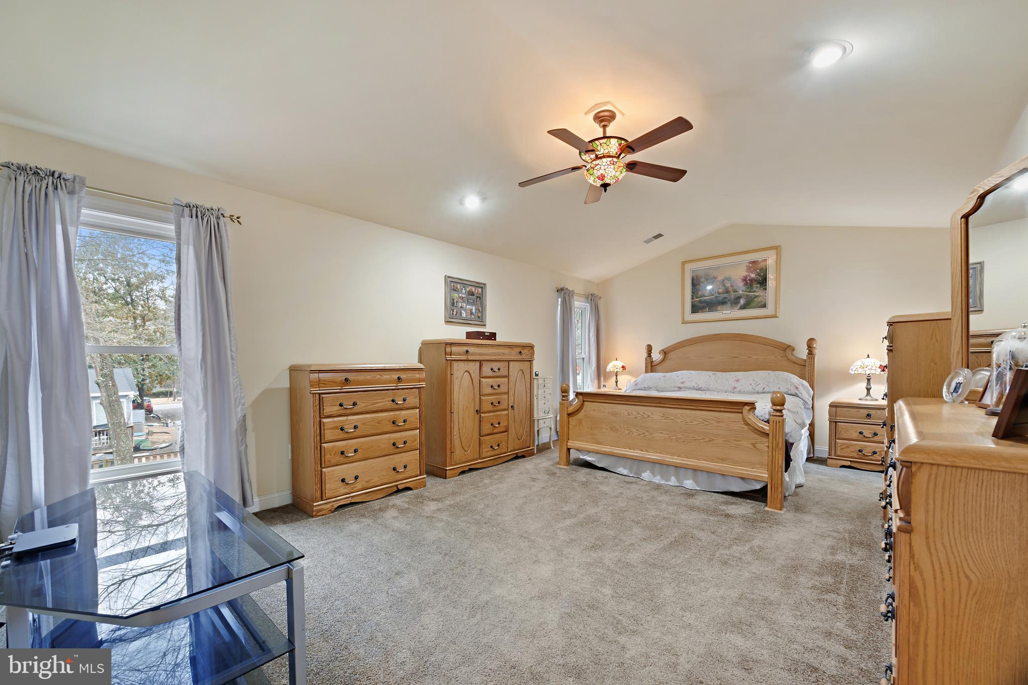 PASADENA MANOR - Residential