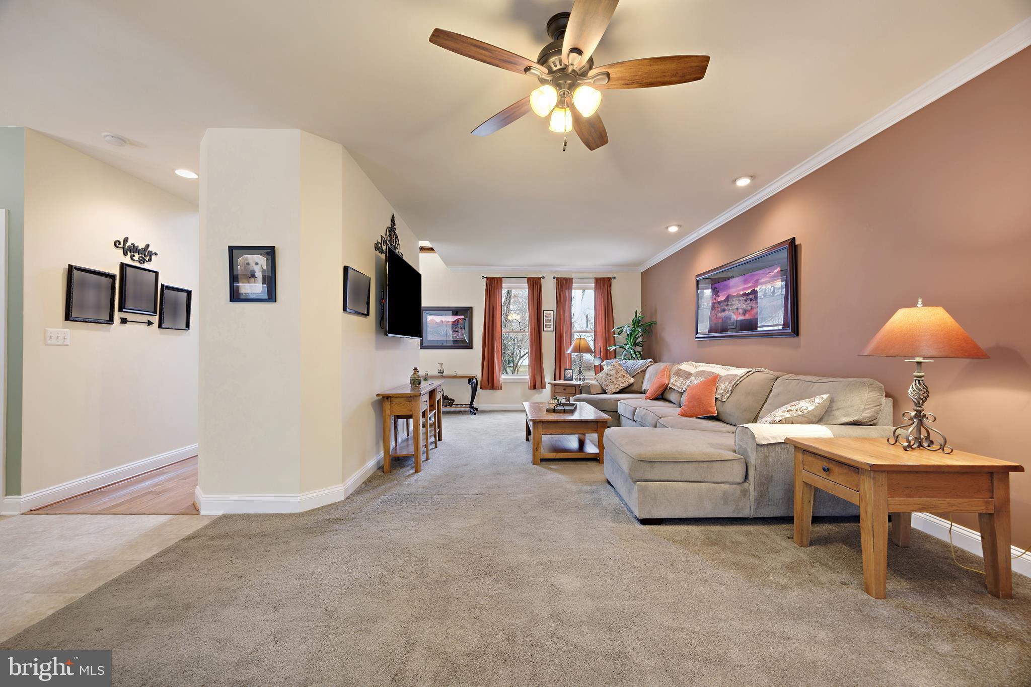 PASADENA MANOR - Residential