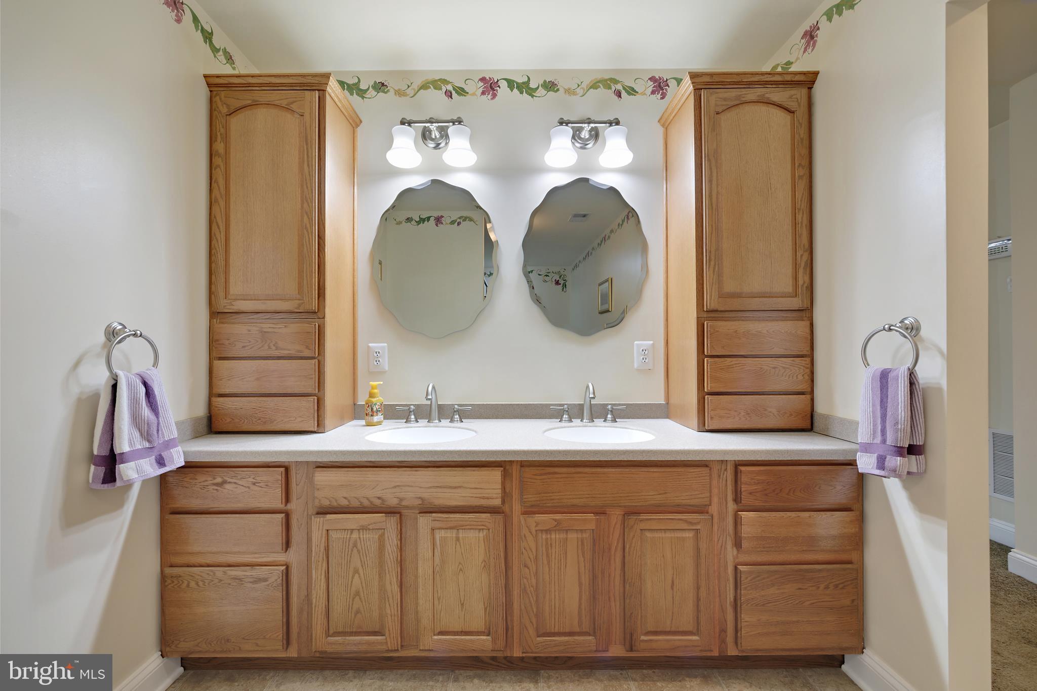 PASADENA MANOR - Residential