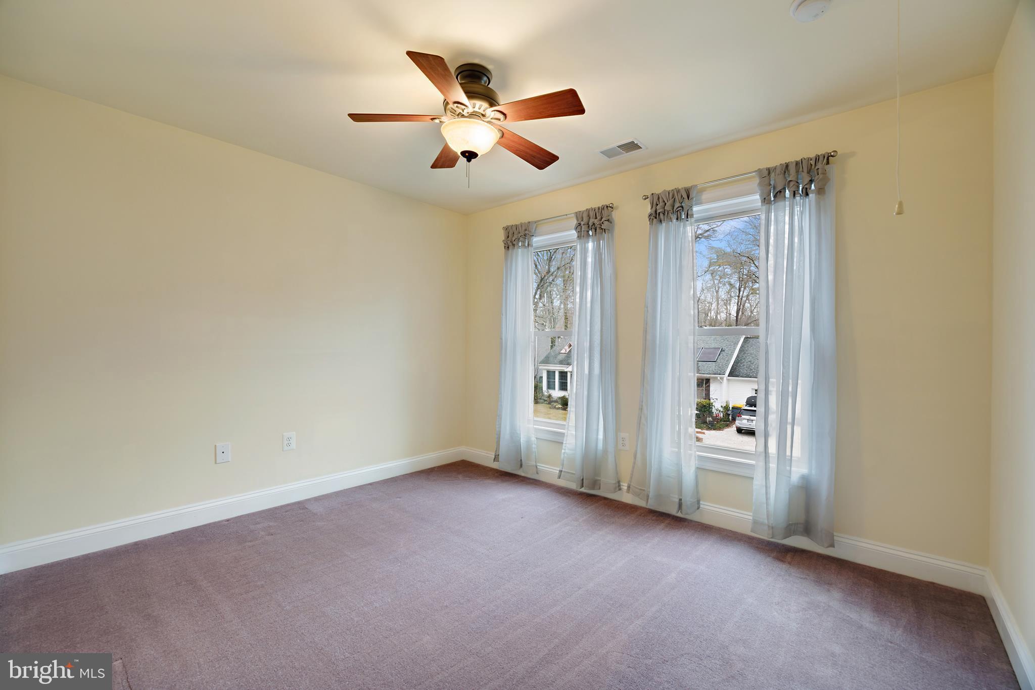 PASADENA MANOR - Residential