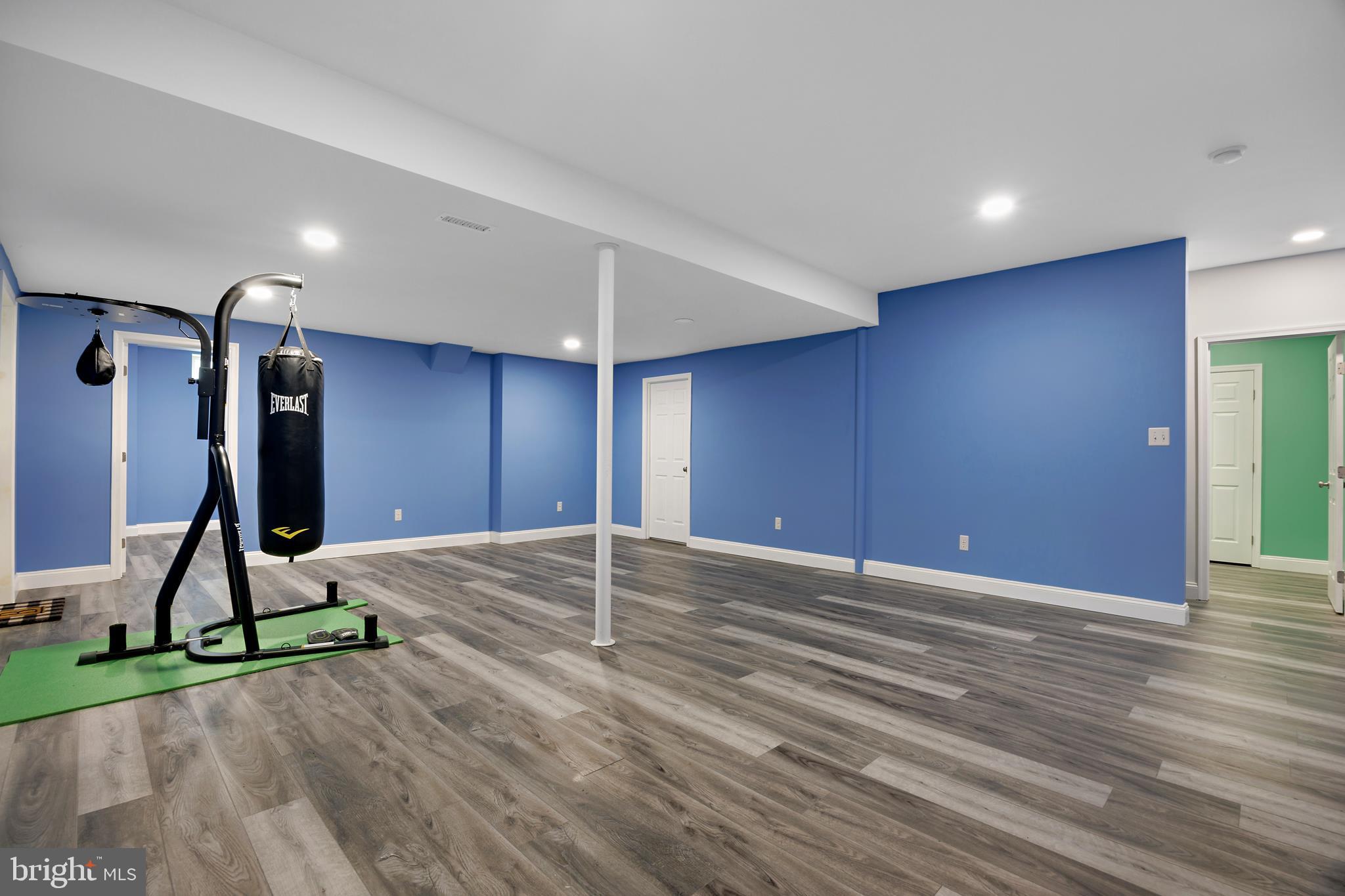 PASADENA MANOR - Residential