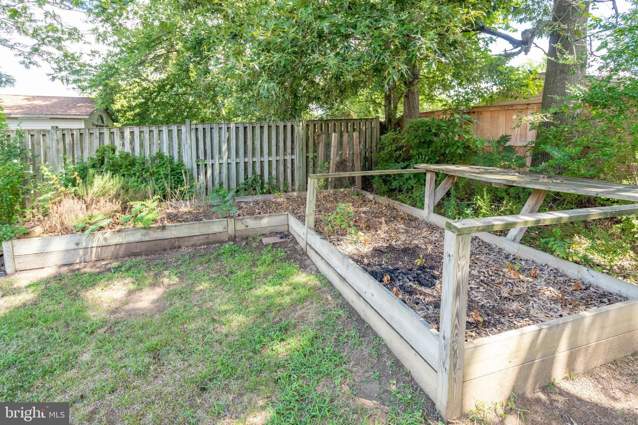 MEADOWLARK - Residential Lease