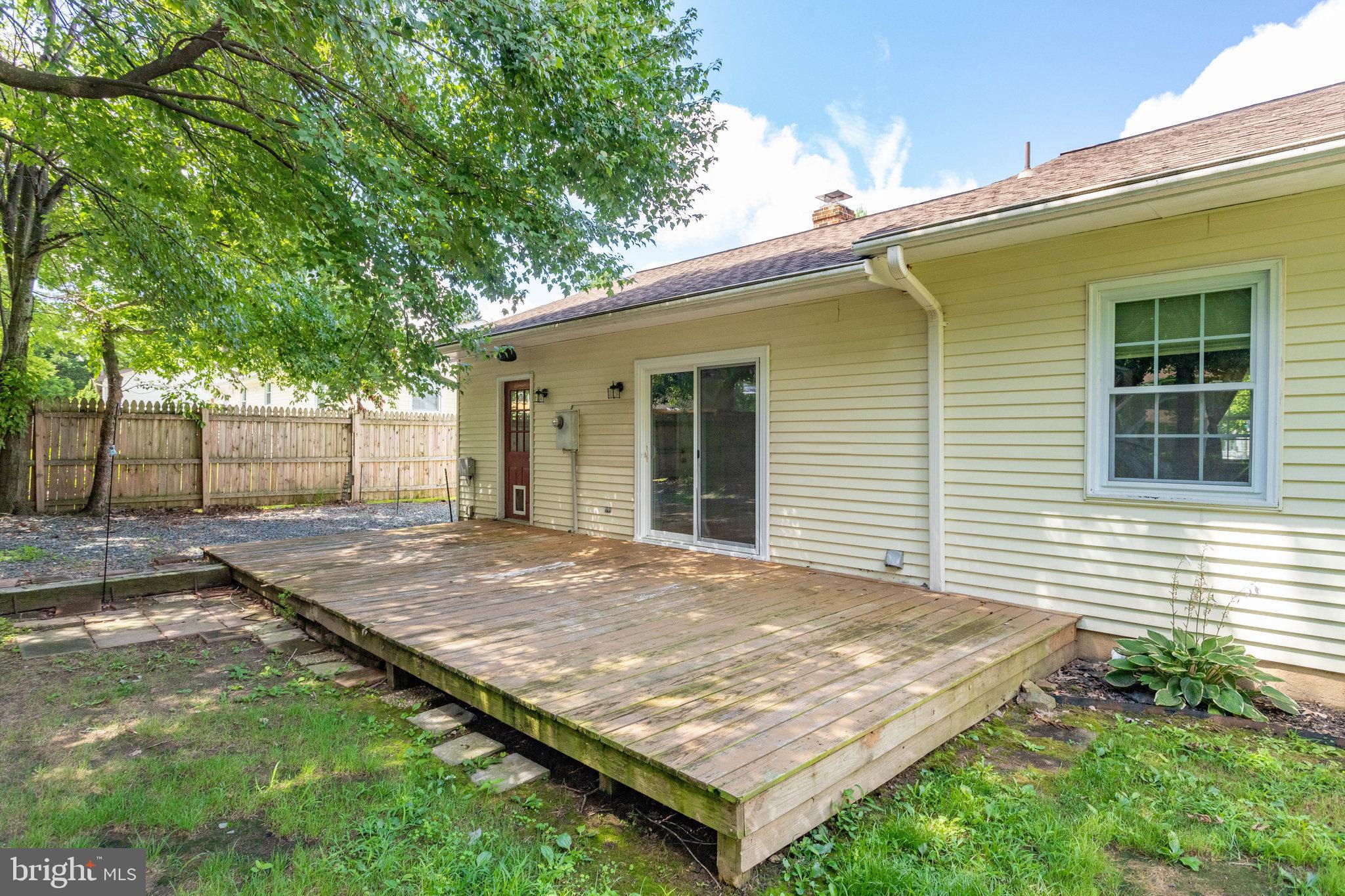 MEADOWLARK - Residential Lease