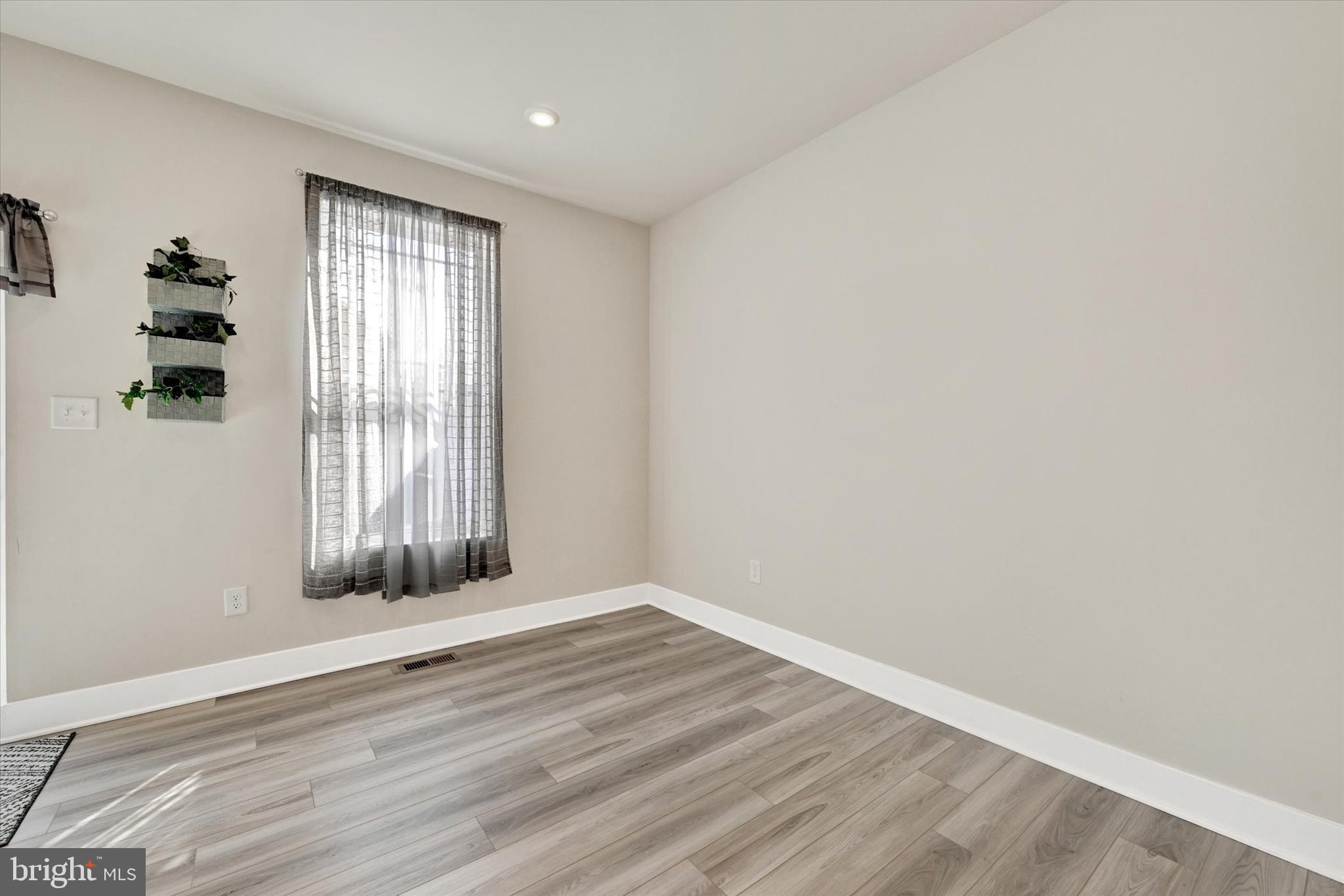 WATER'S LANDING - Residential