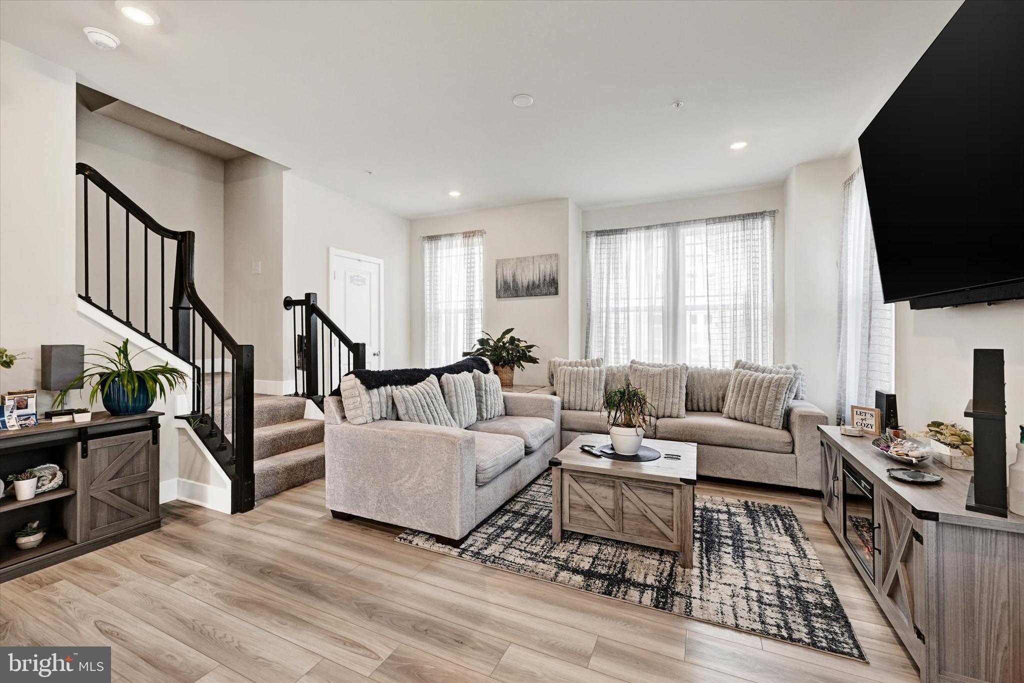 WATER'S LANDING - Residential