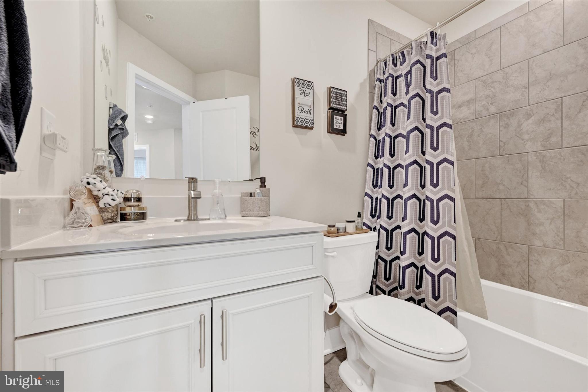 WATER'S LANDING - Residential