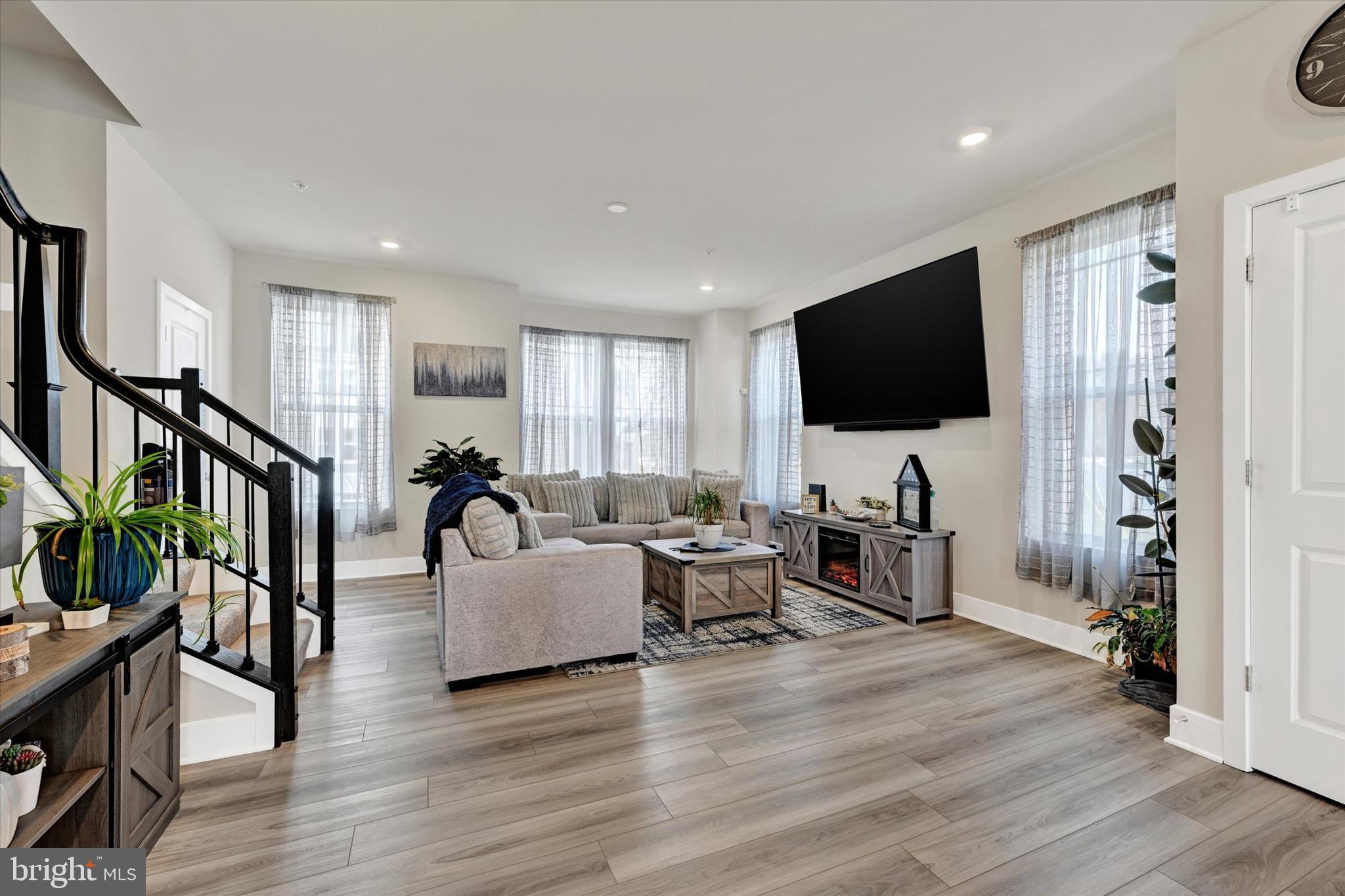 WATER'S LANDING - Residential