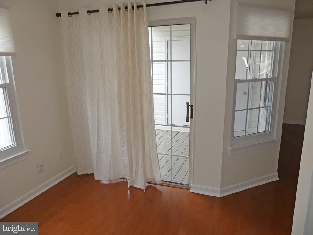 COUNTRY WALK - Residential Lease