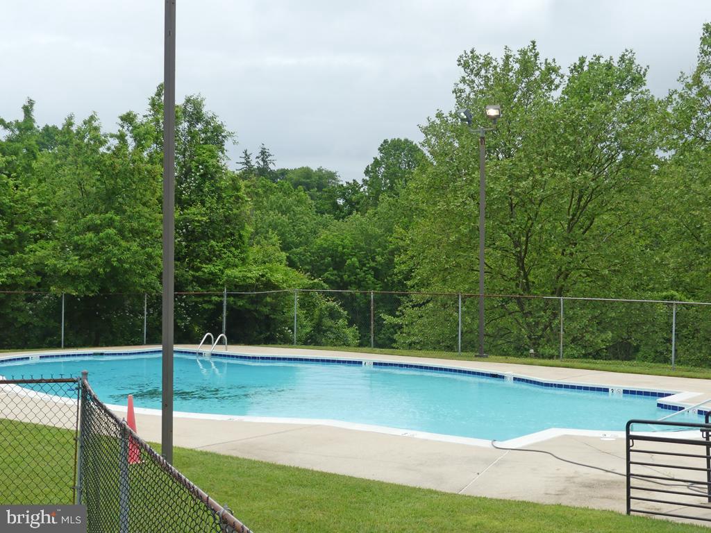 COUNTRY WALK - Residential Lease