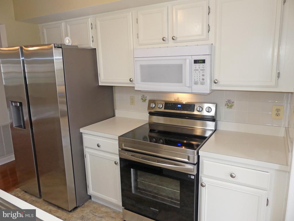 COUNTRY WALK - Residential Lease