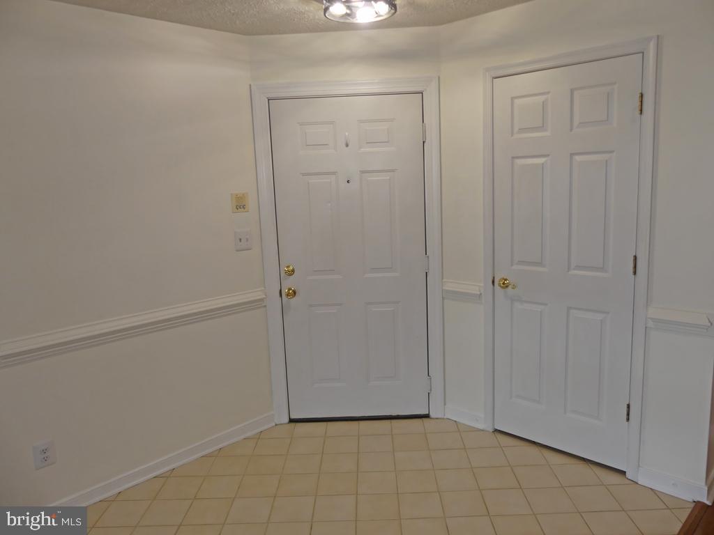 COUNTRY WALK - Residential Lease