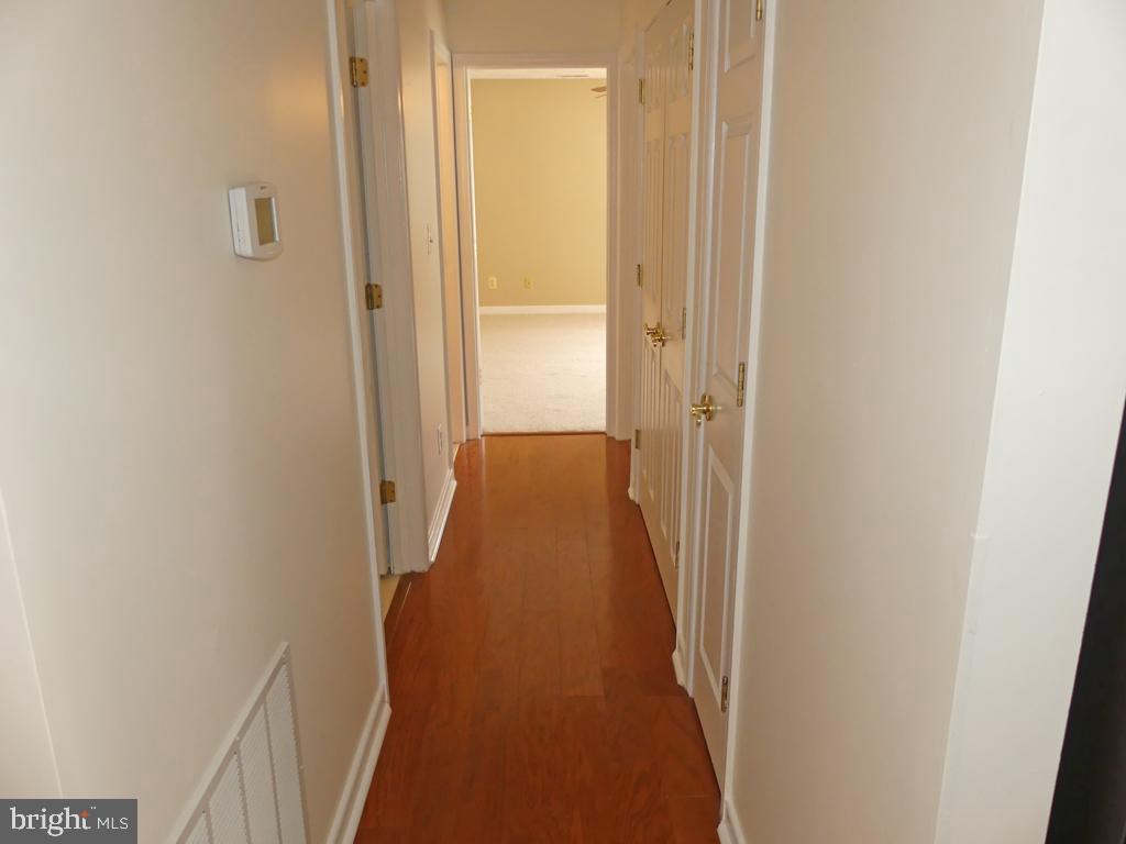 COUNTRY WALK - Residential Lease