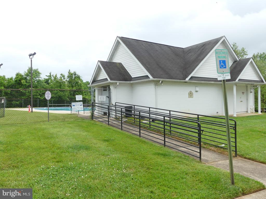 COUNTRY WALK - Residential Lease