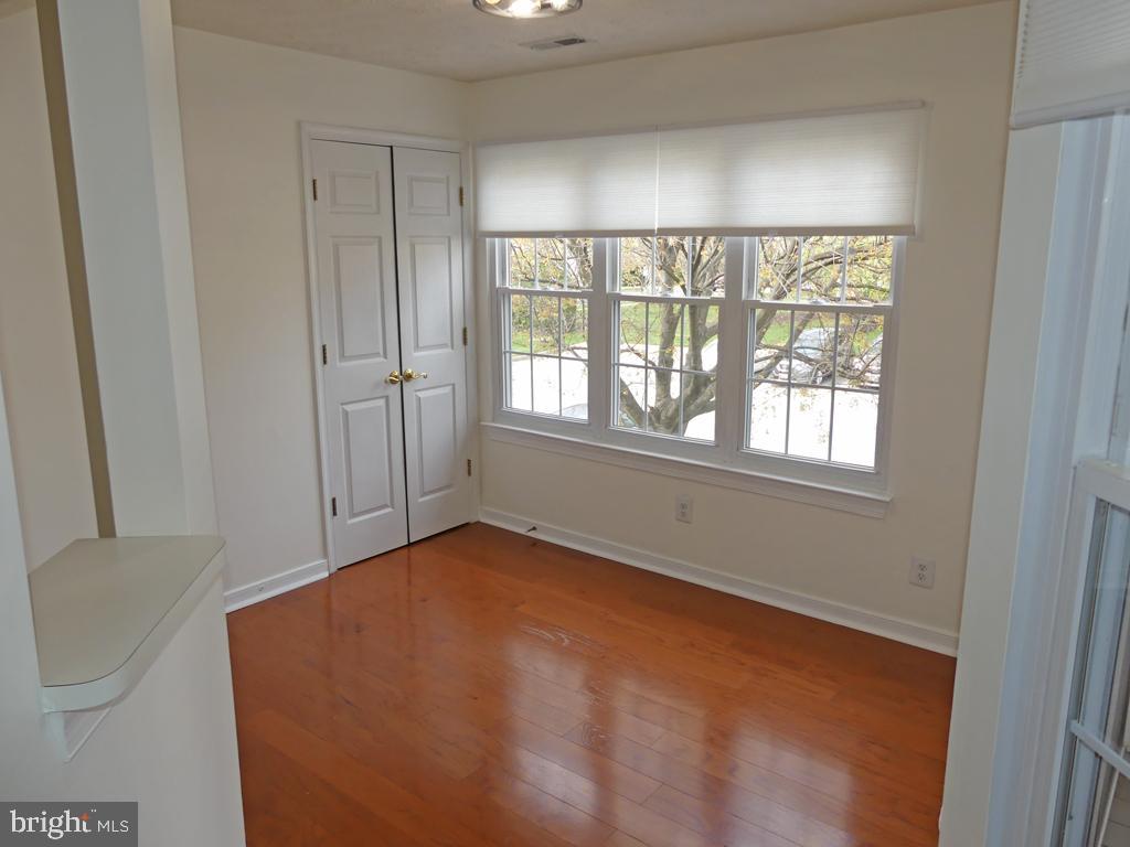 COUNTRY WALK - Residential Lease