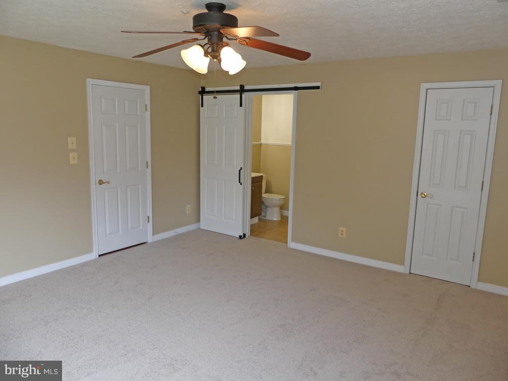 COUNTRY WALK - Residential Lease