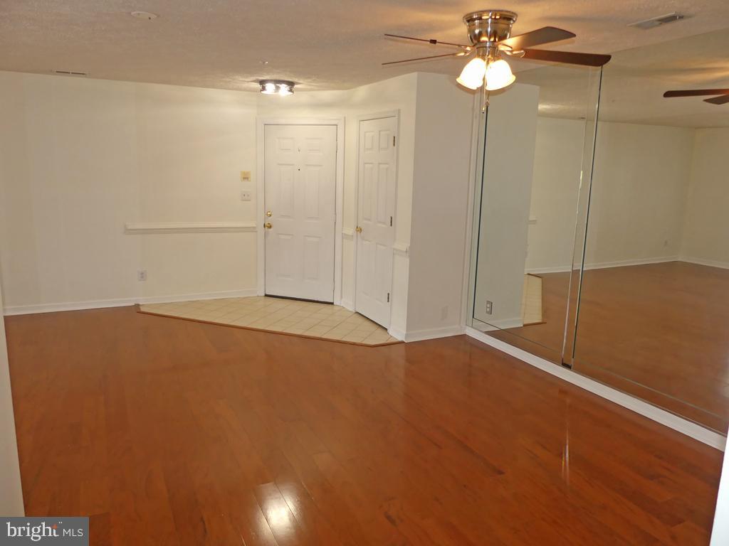COUNTRY WALK - Residential Lease