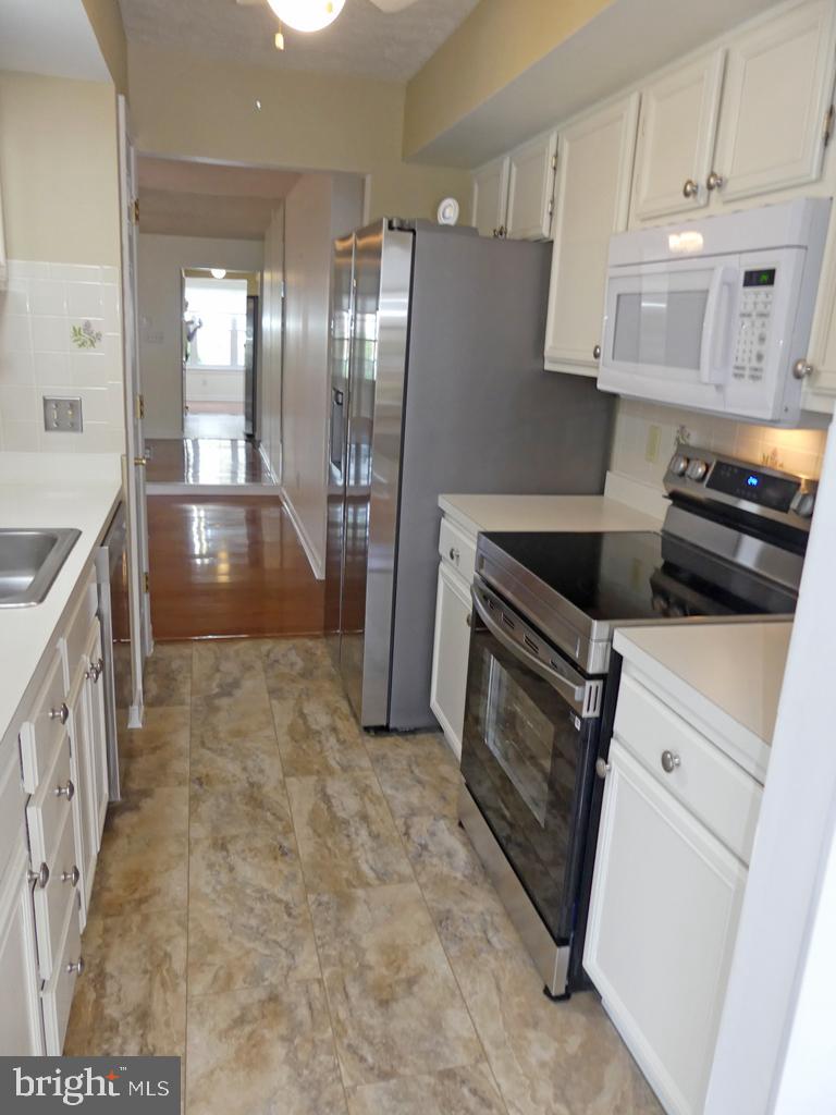 COUNTRY WALK - Residential Lease