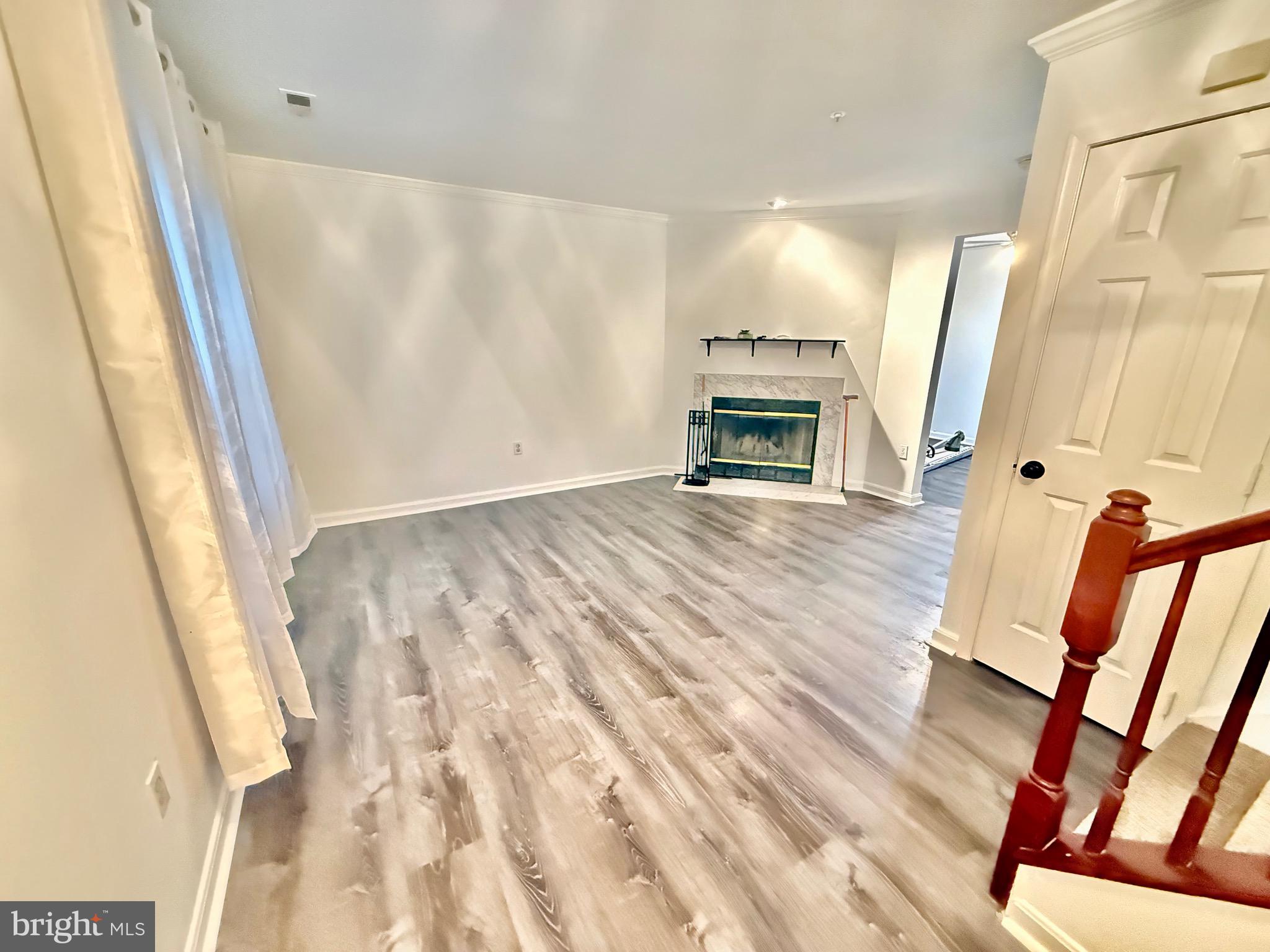 6001 SURREY SQUARE LANE