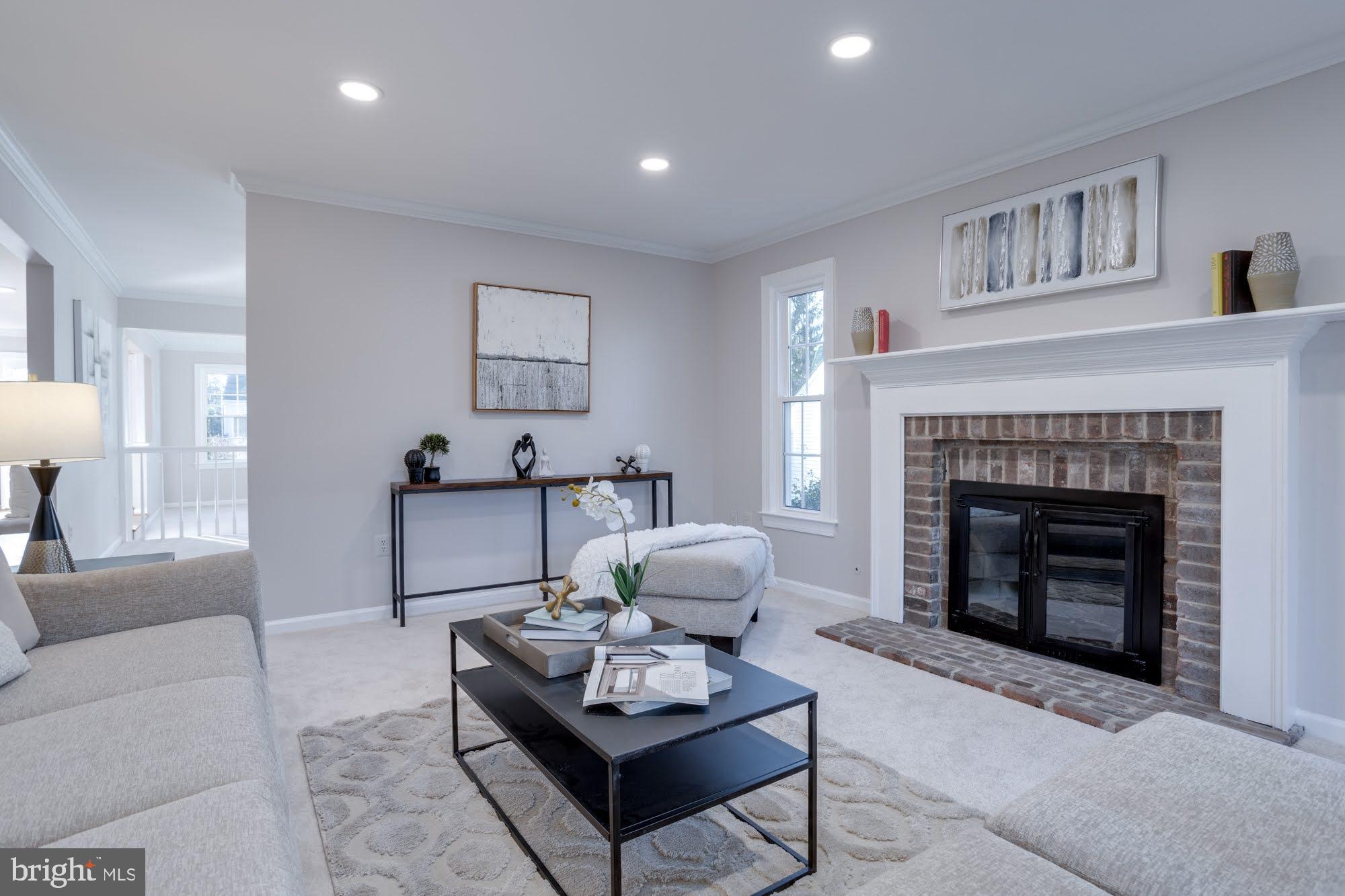 LONGWOOD GROVE - Residential