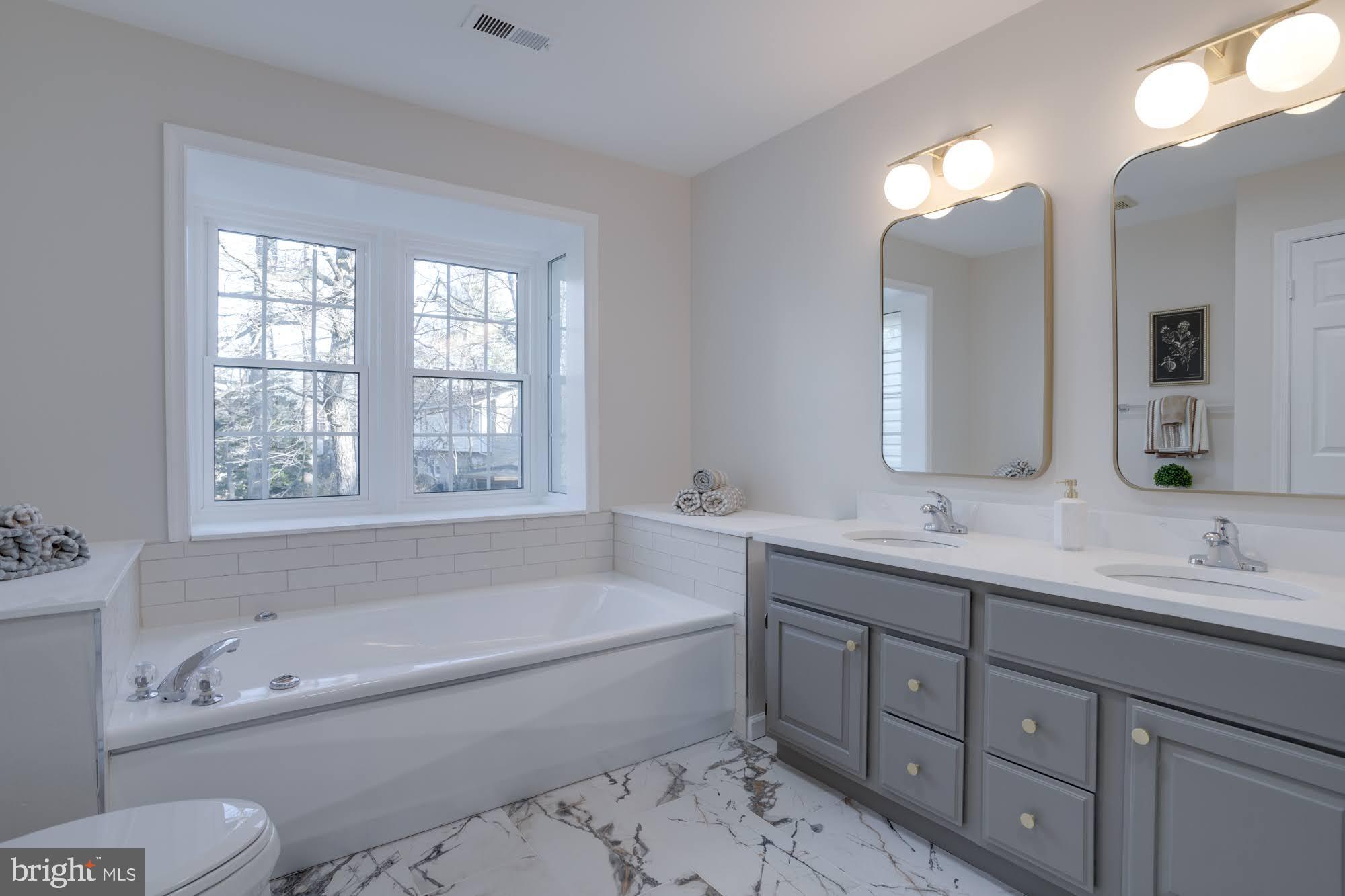 LONGWOOD GROVE - Residential