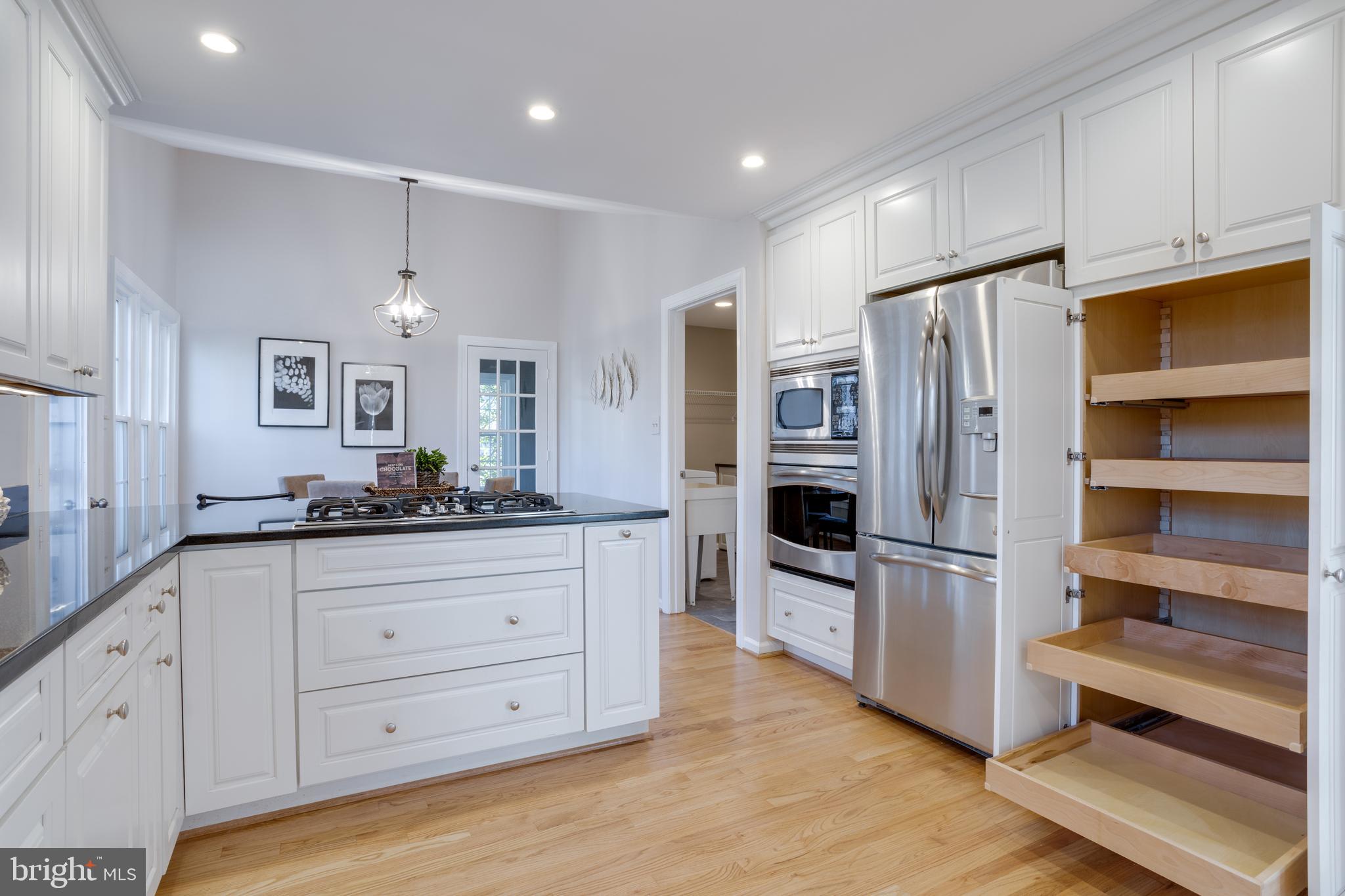 LONGWOOD GROVE - Residential