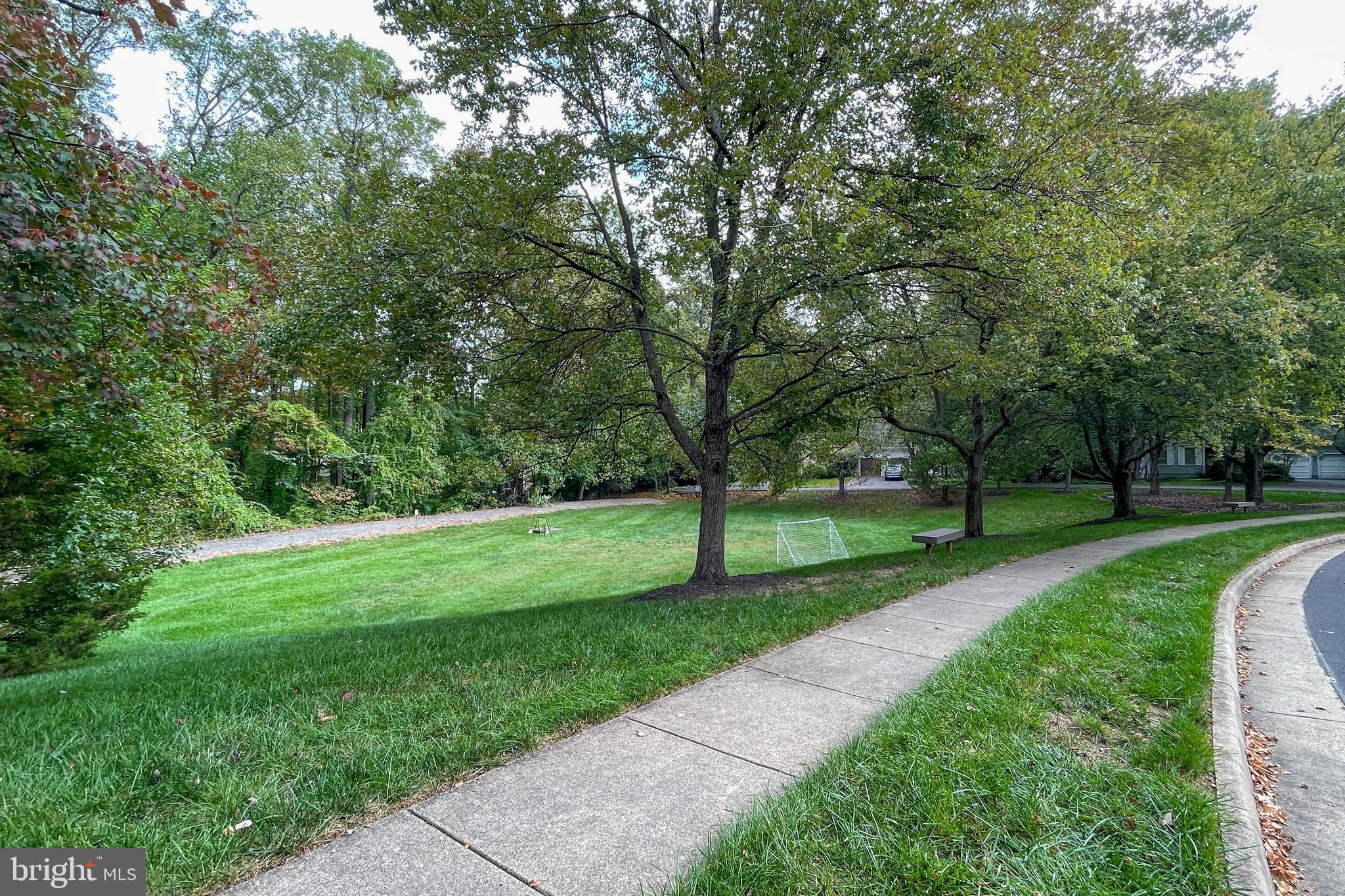 LONGWOOD GROVE - Residential