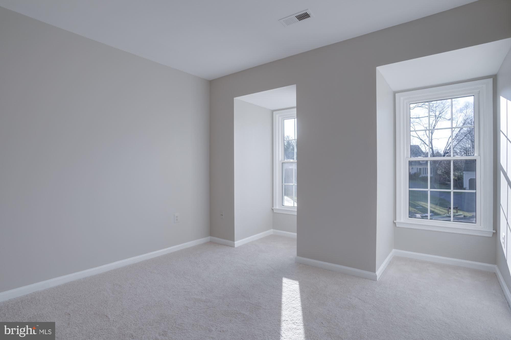 LONGWOOD GROVE - Residential