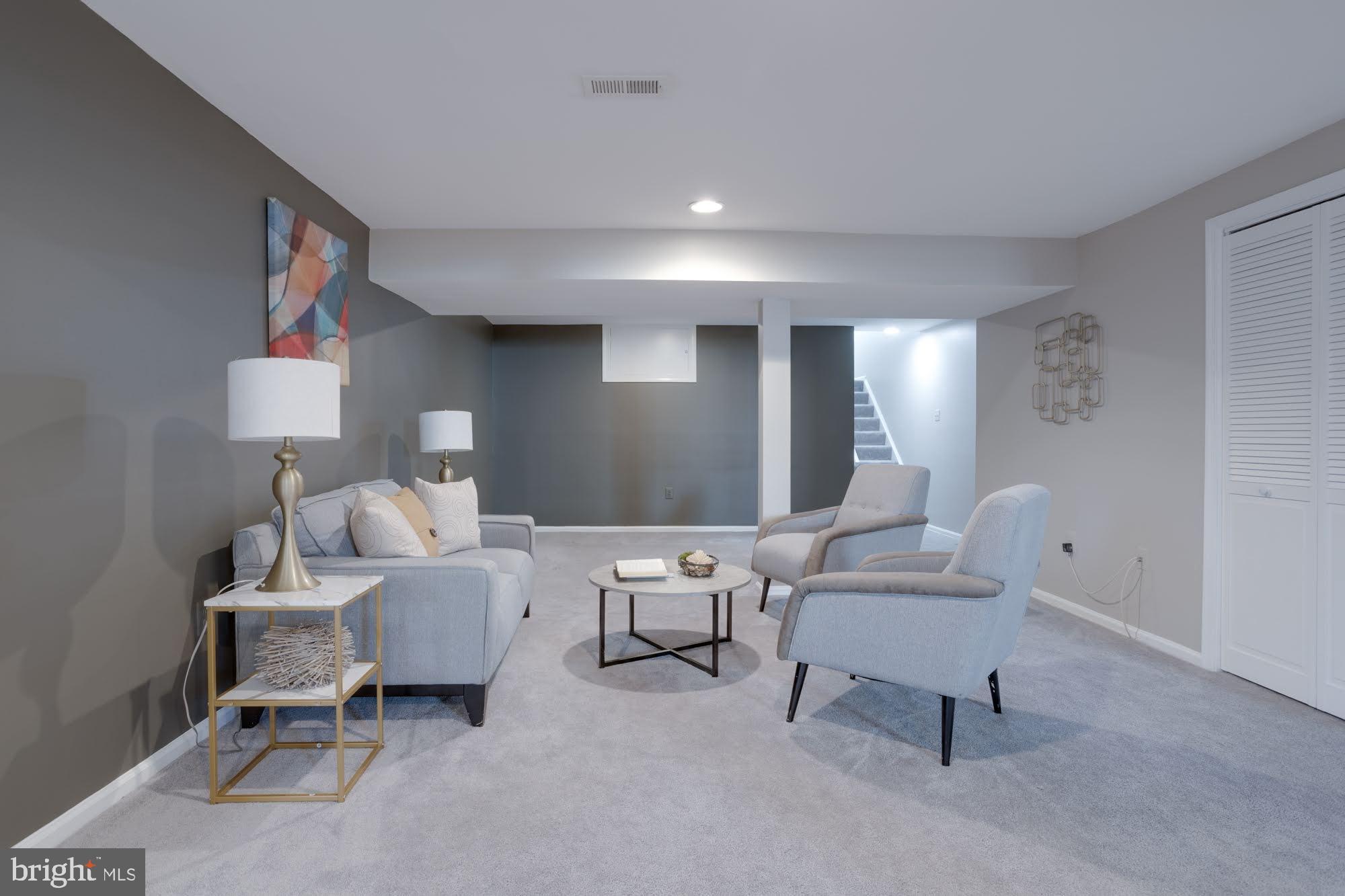 LONGWOOD GROVE - Residential