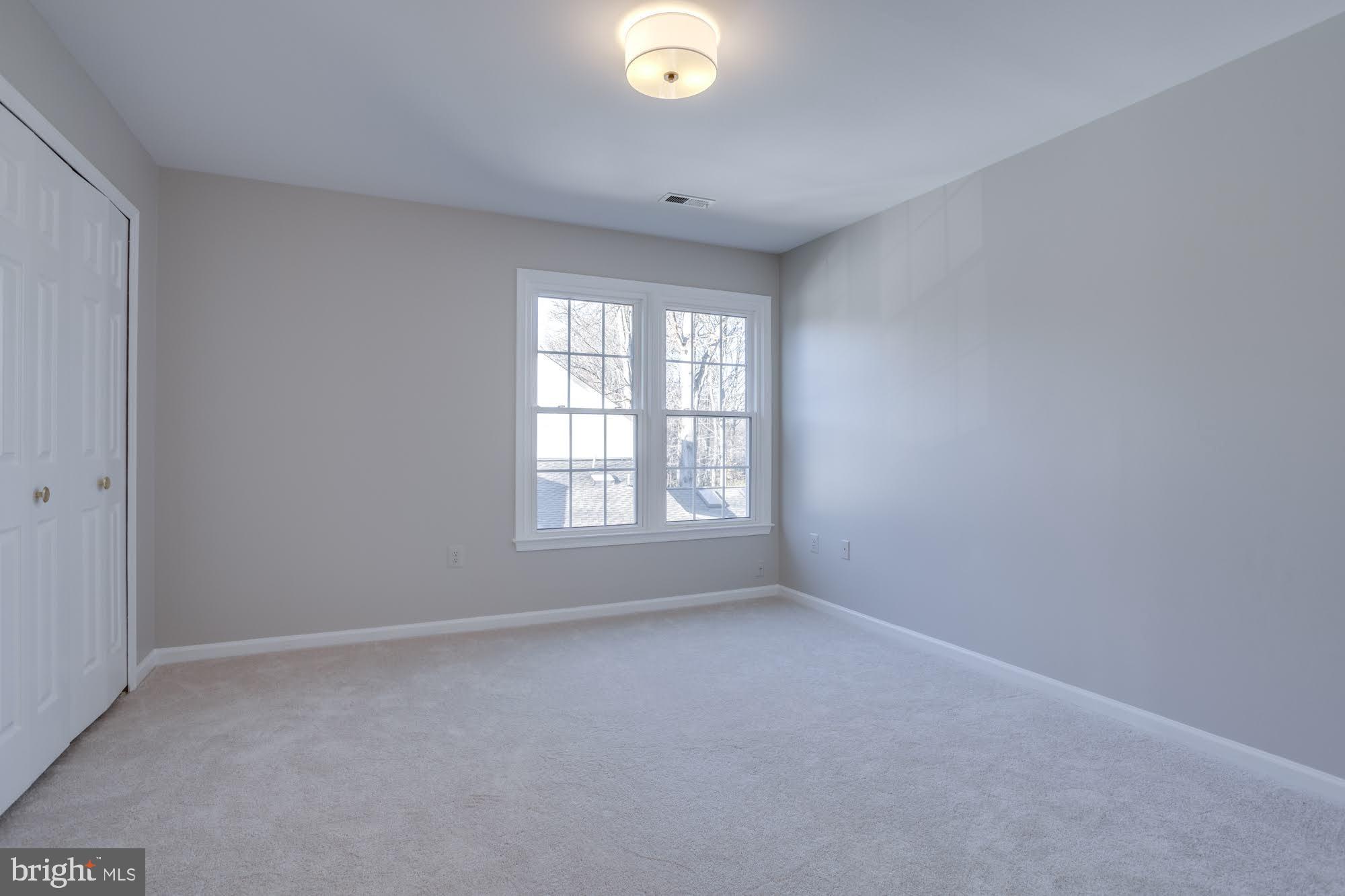 LONGWOOD GROVE - Residential