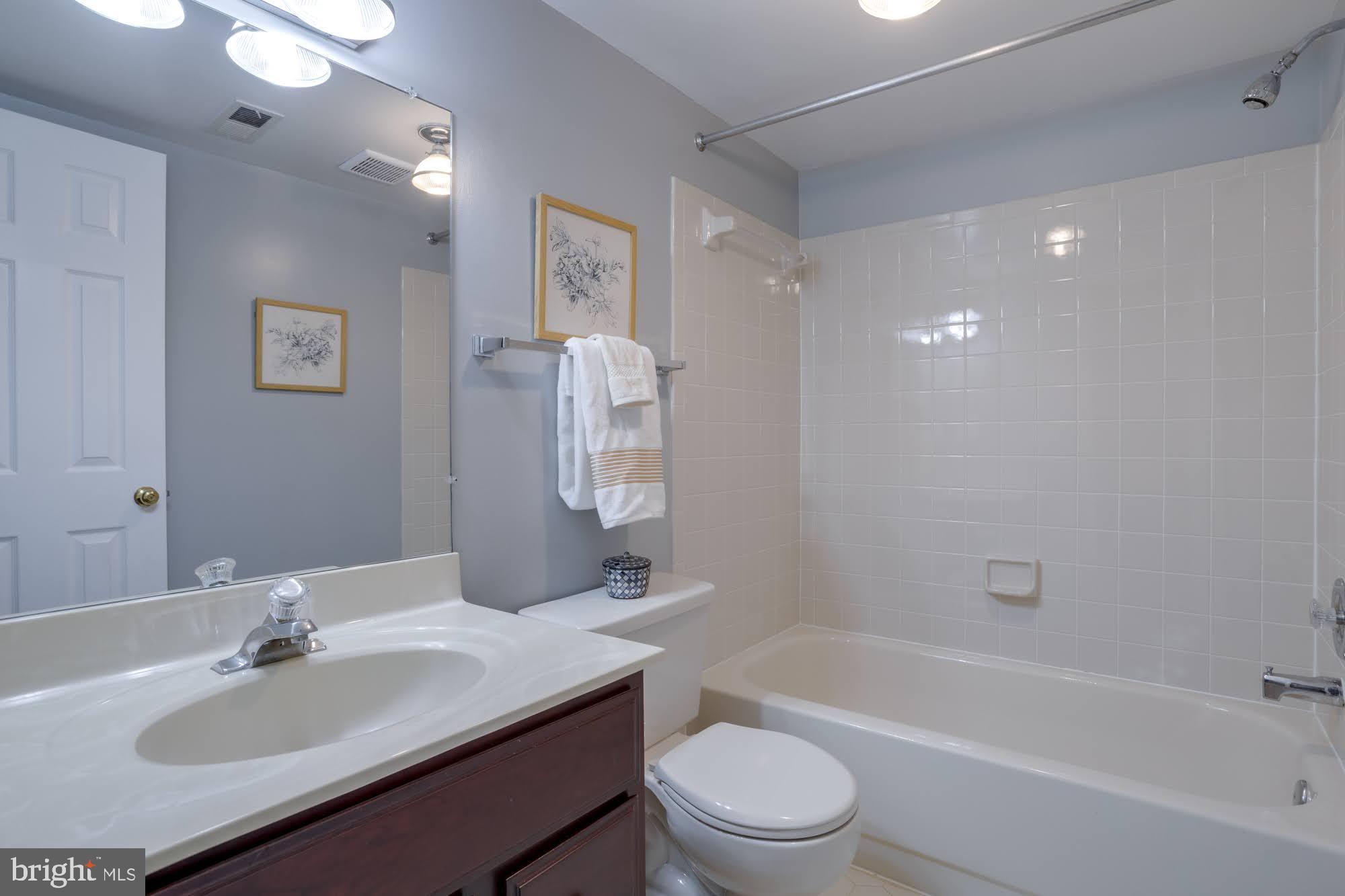 LONGWOOD GROVE - Residential