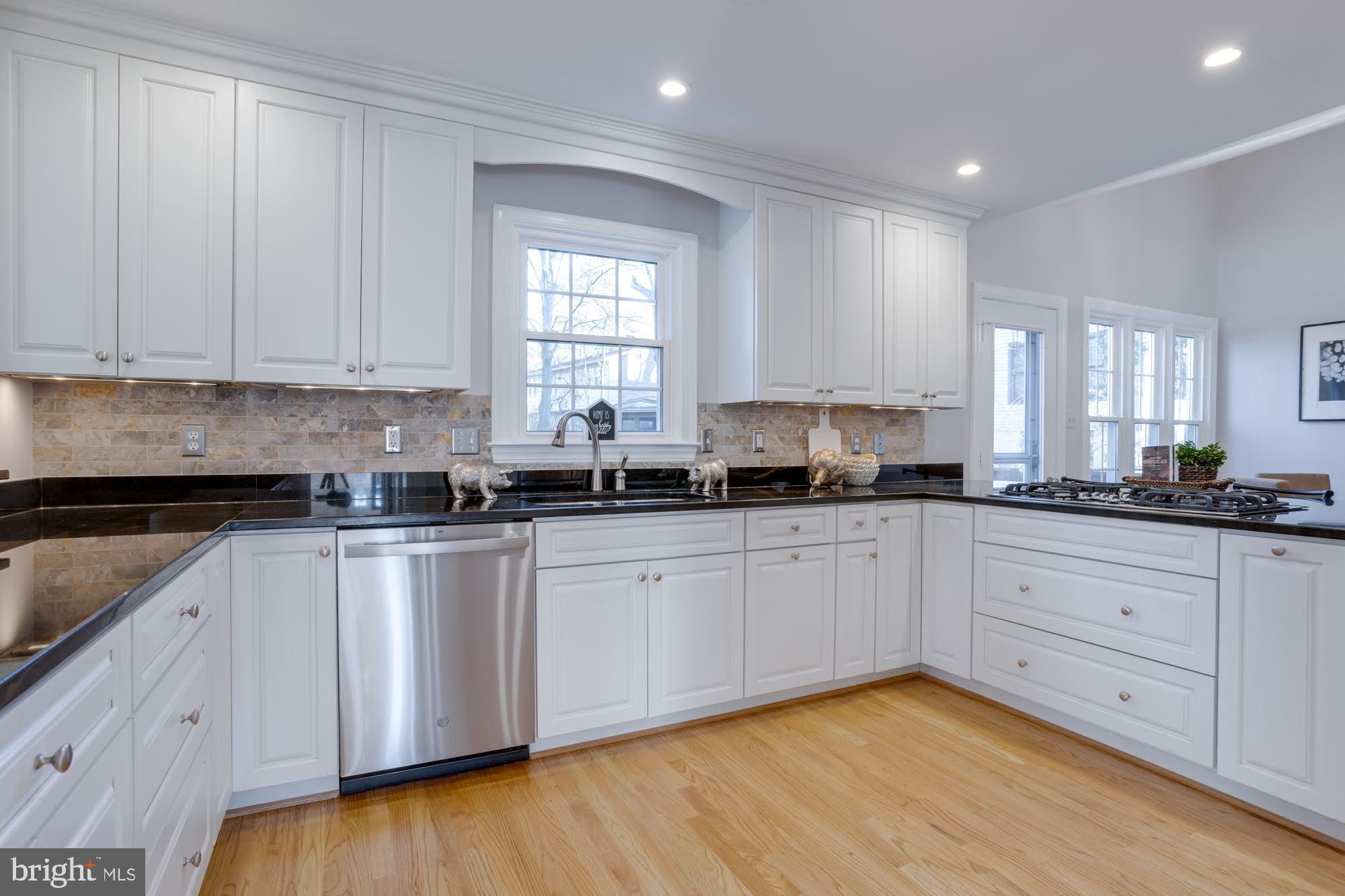 LONGWOOD GROVE - Residential