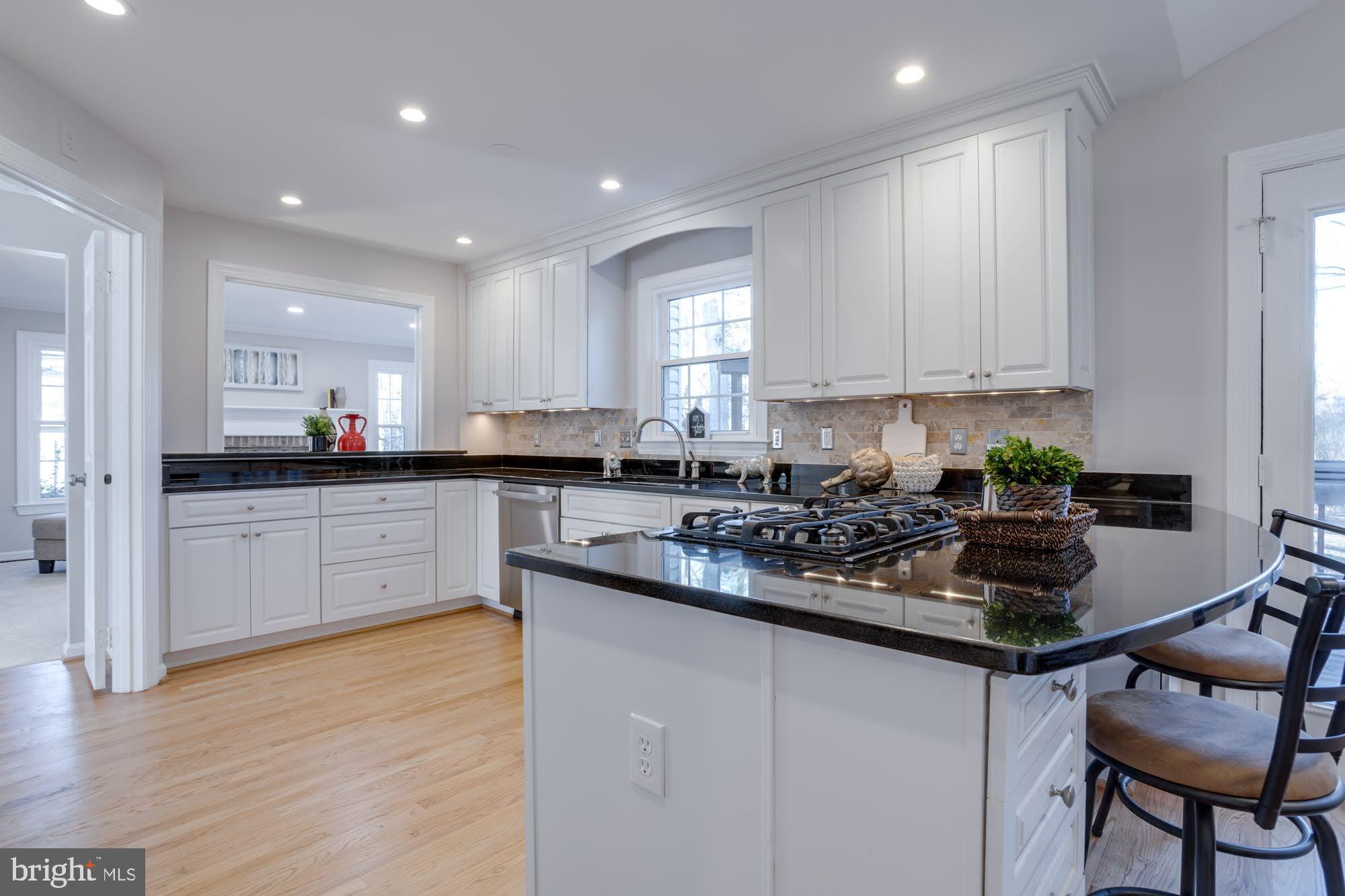 LONGWOOD GROVE - Residential