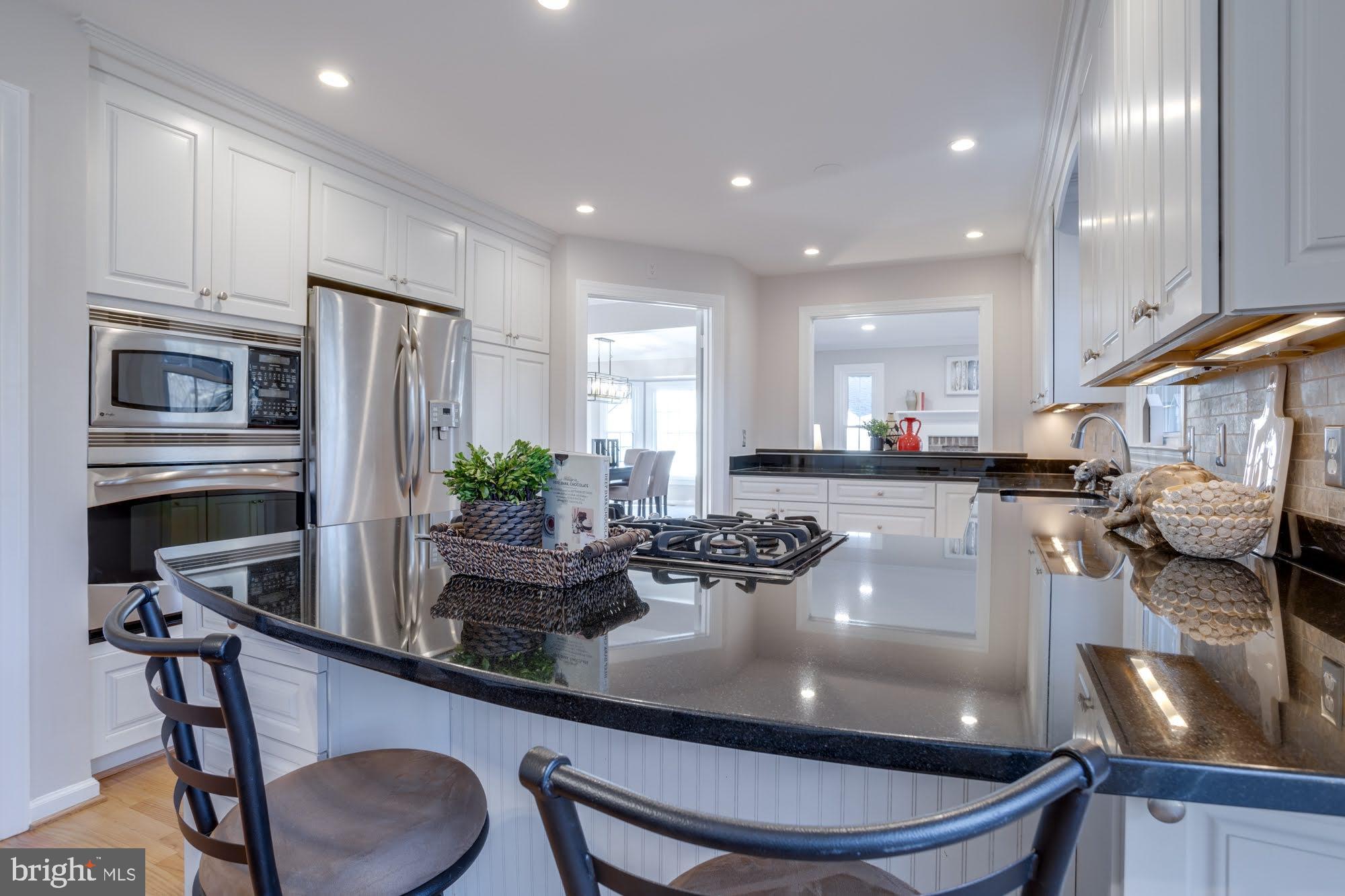 LONGWOOD GROVE - Residential