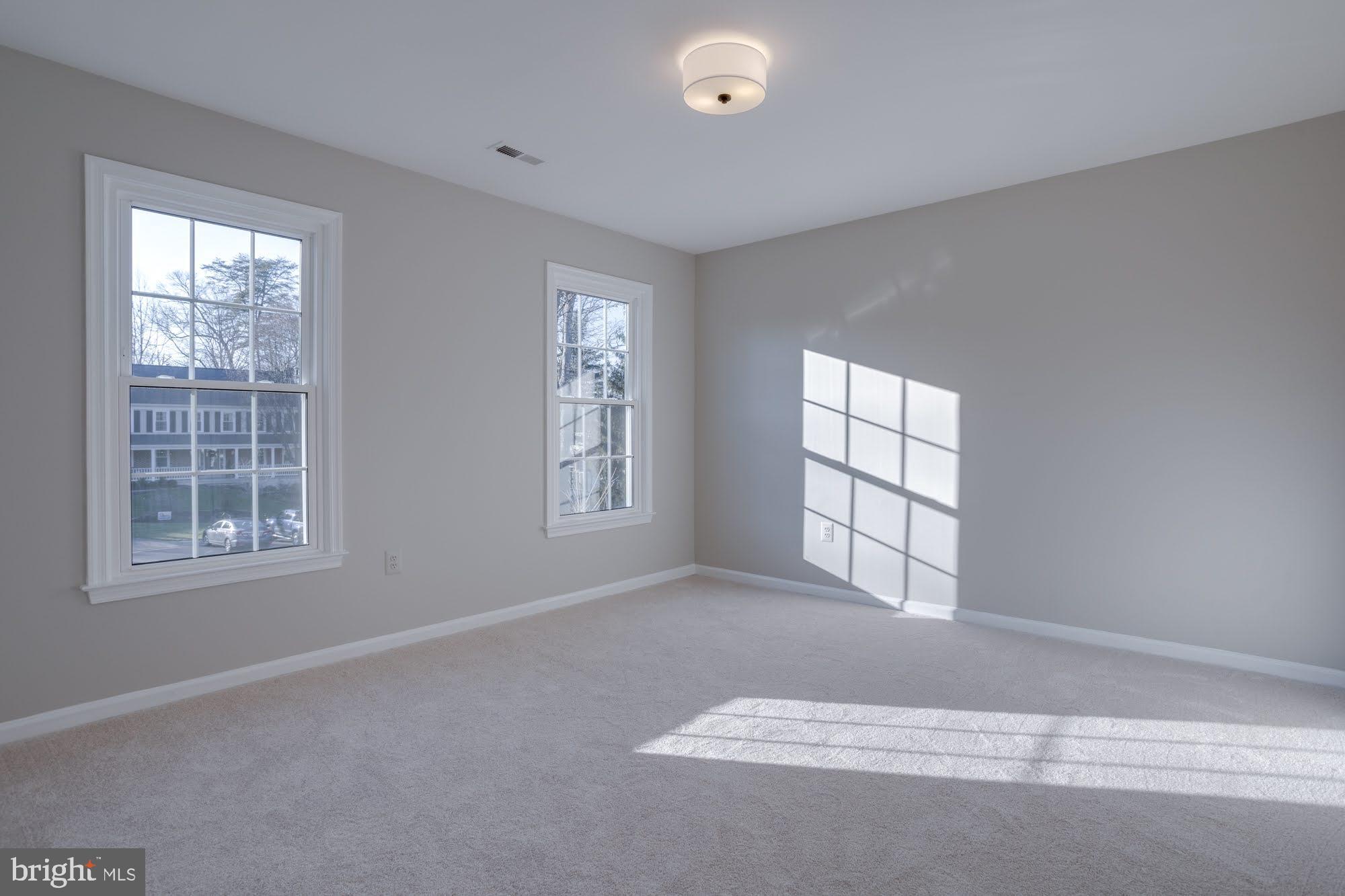 LONGWOOD GROVE - Residential