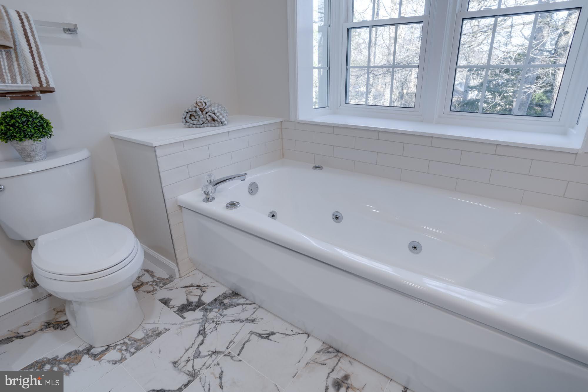 LONGWOOD GROVE - Residential